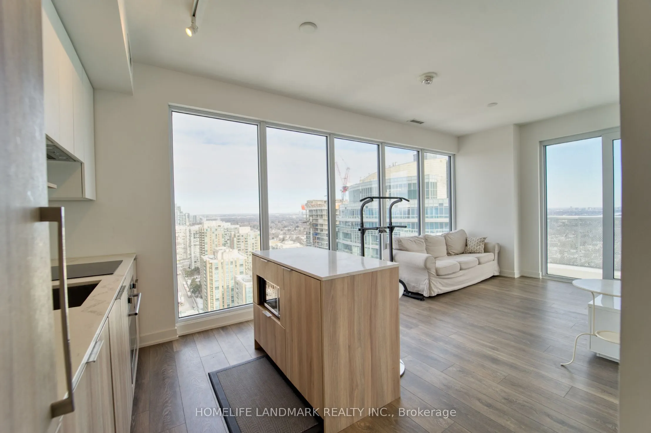 15 HOLMES Avenue, #2808