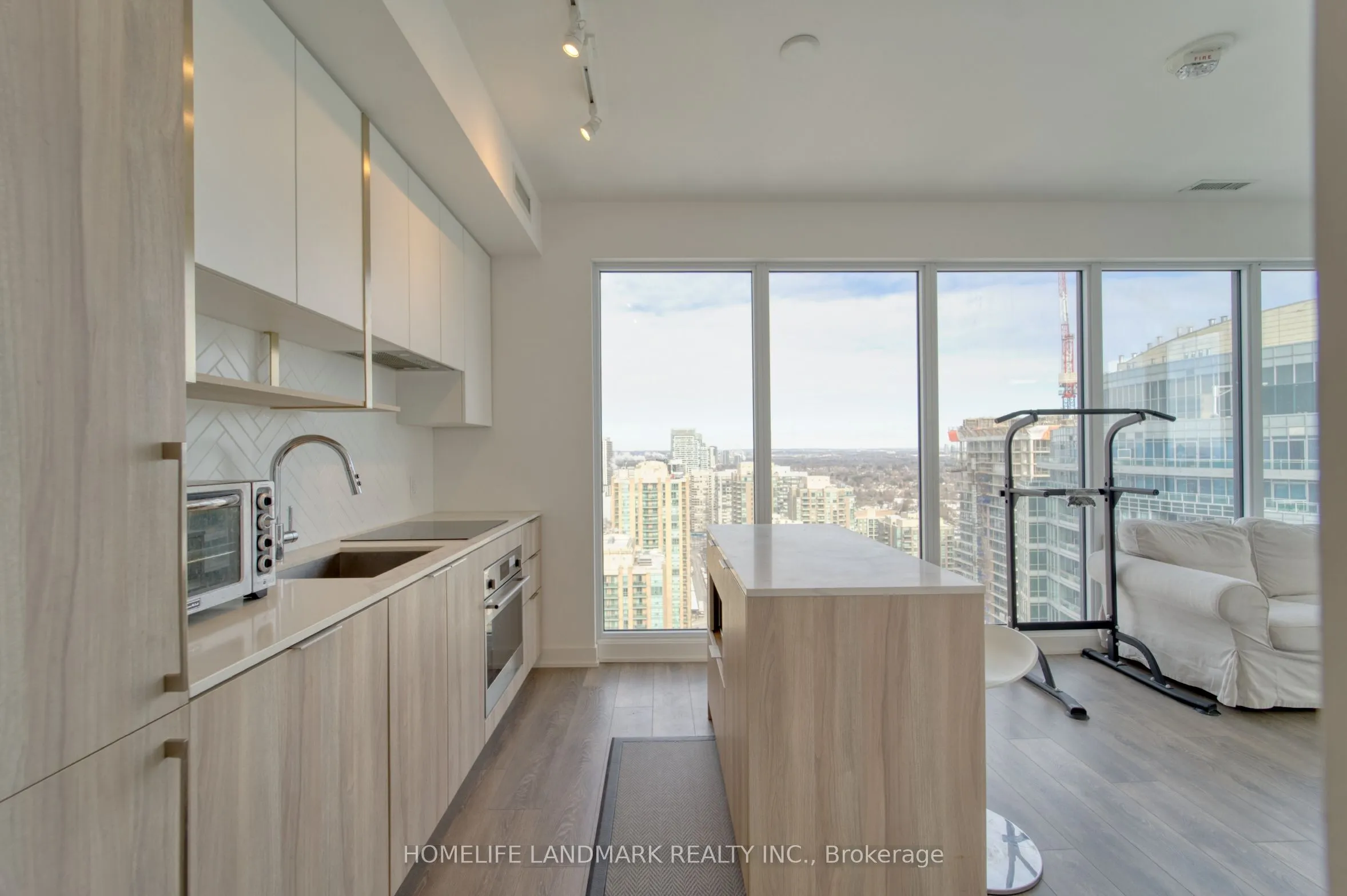 15 HOLMES Avenue, #2808