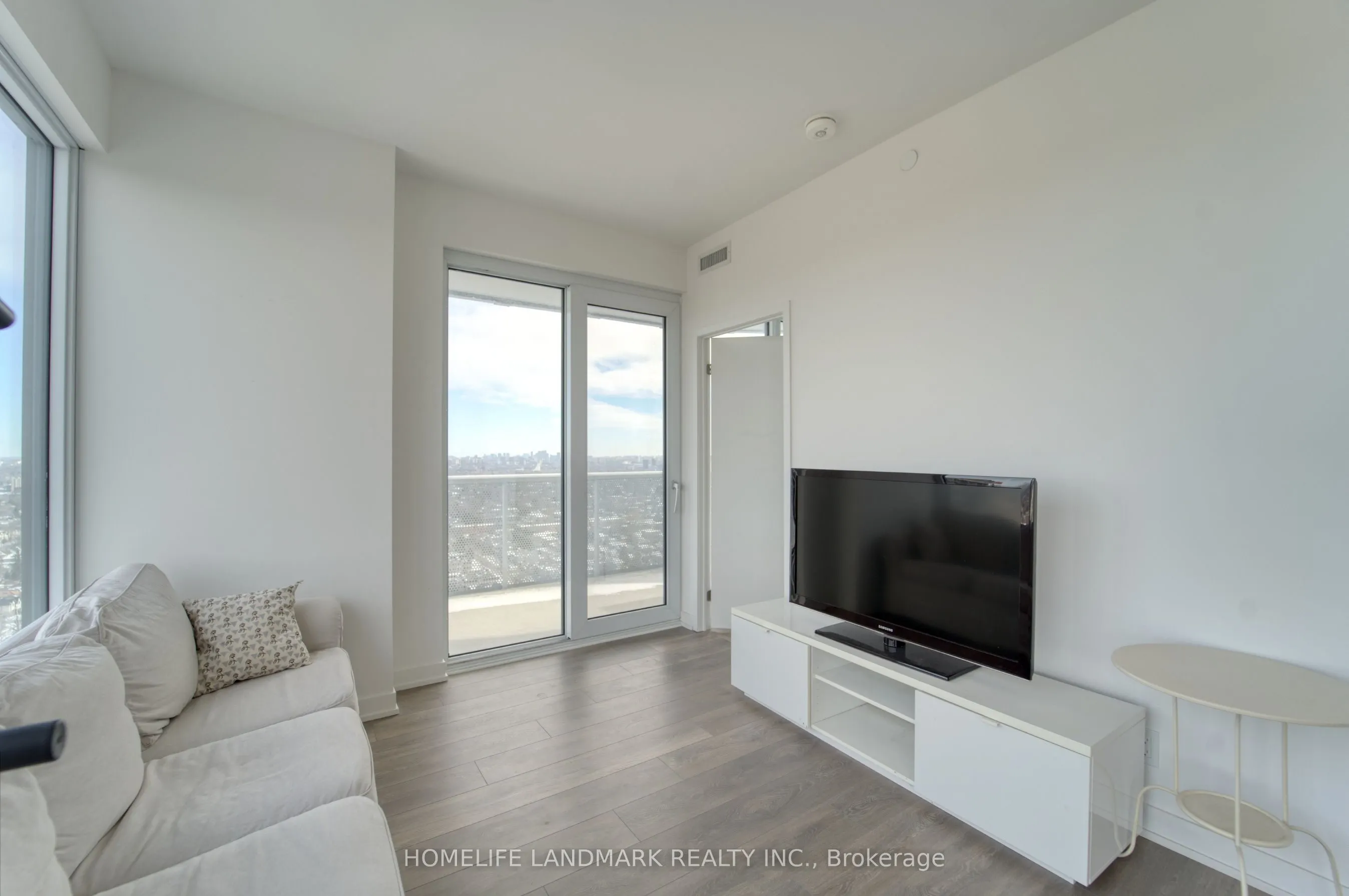15 HOLMES Avenue, #2808