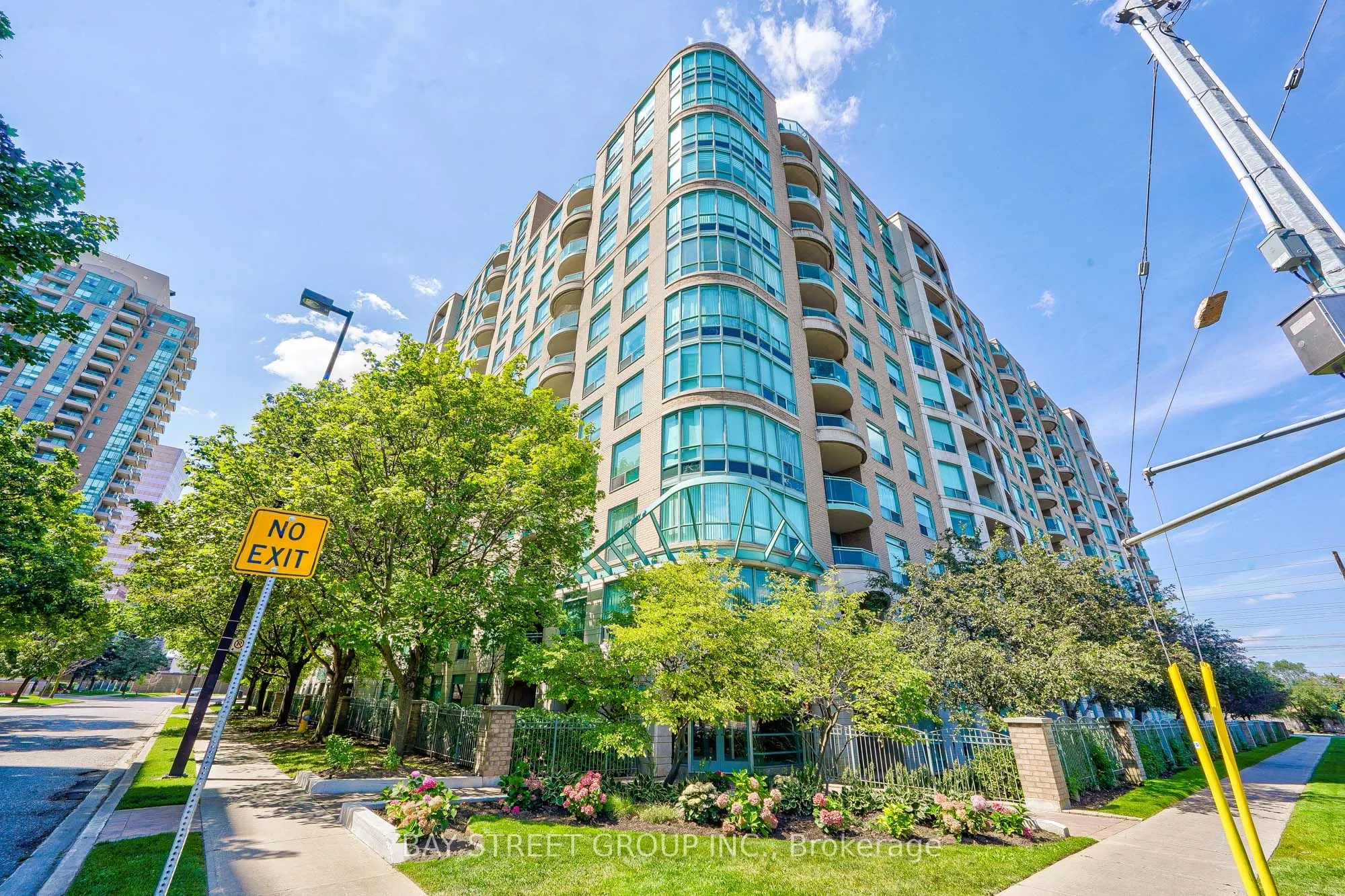 18 Pemberton Avenue, #106