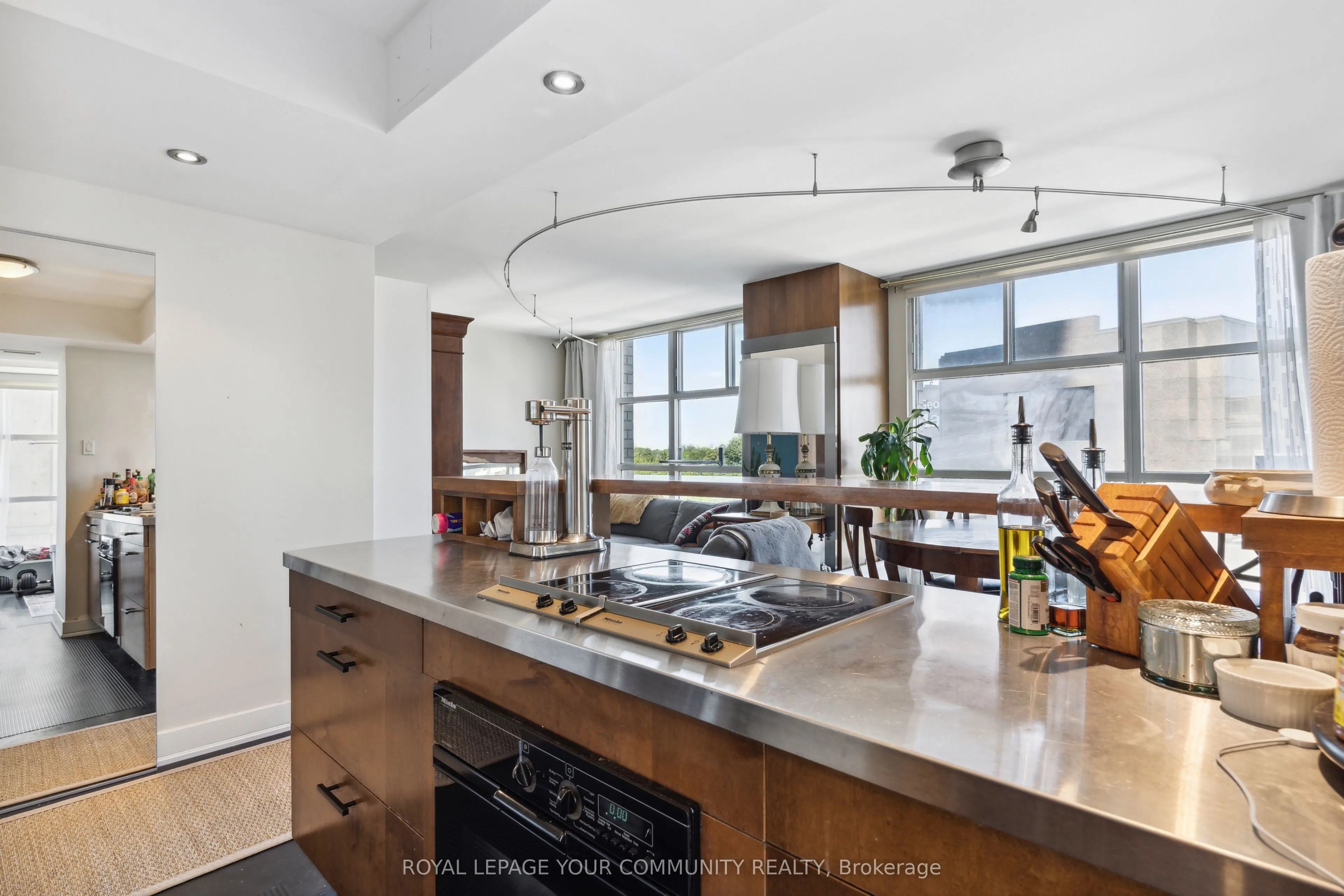 409 Bloor Street E, #602