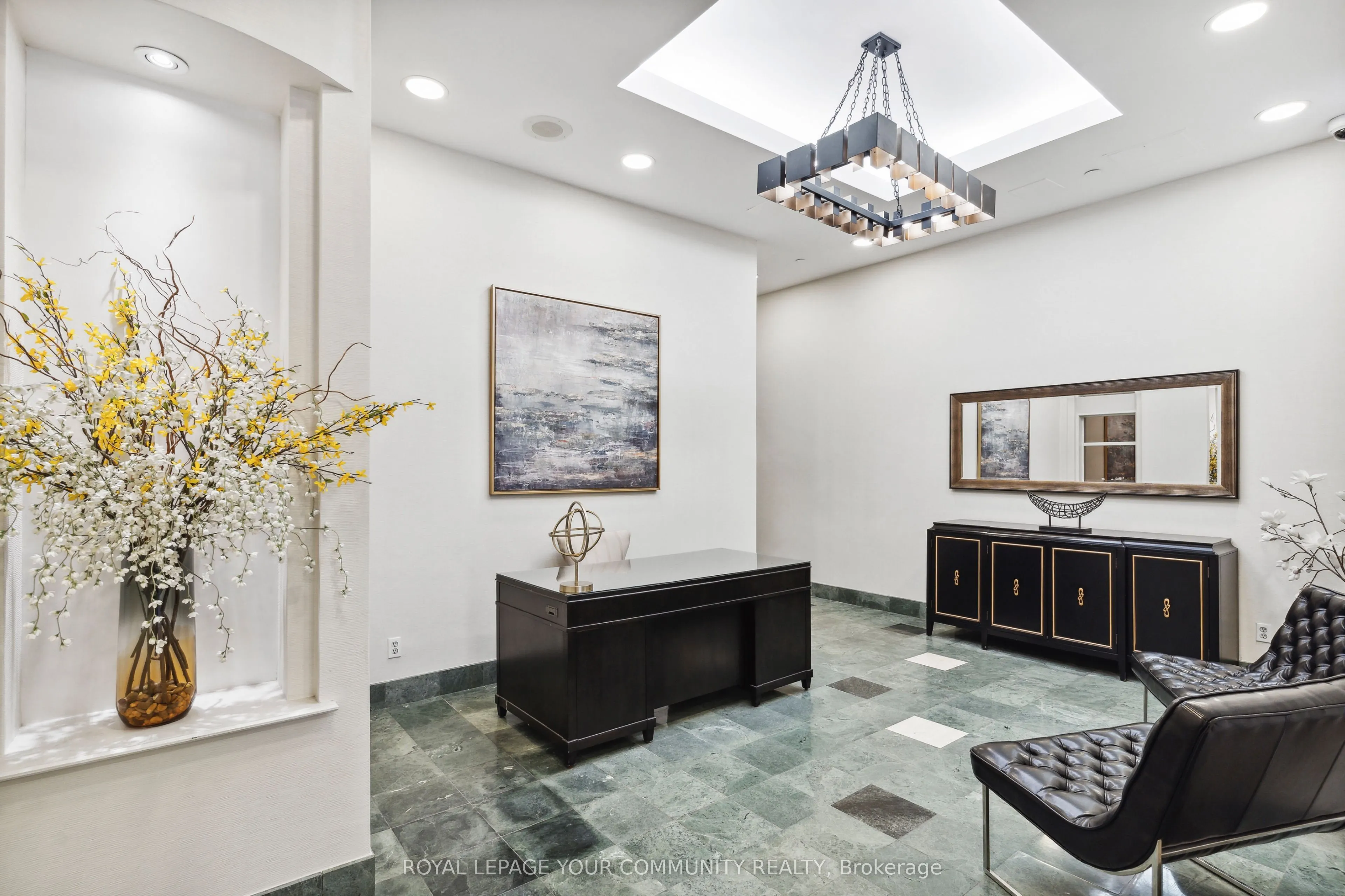 409 Bloor Street E, #602