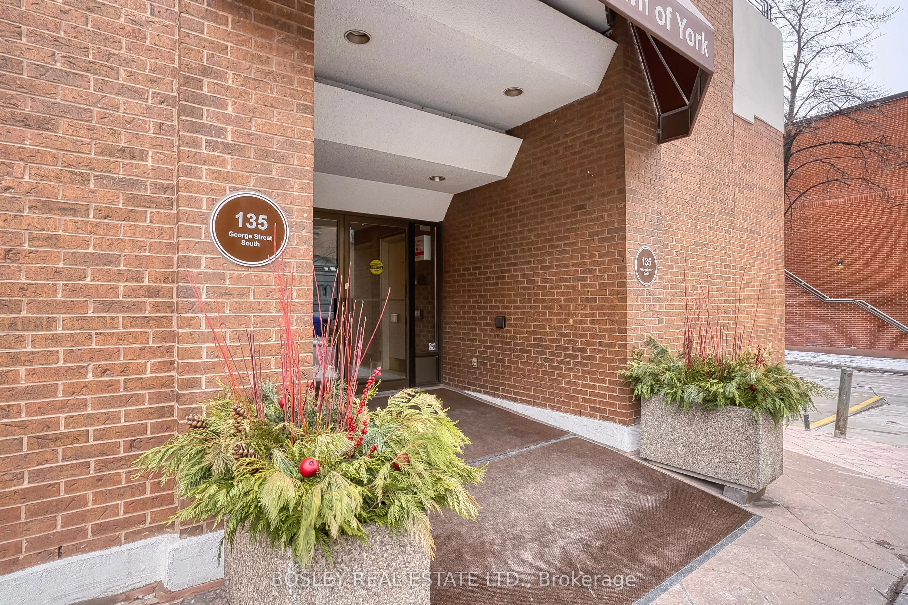 135 George Street S, #402