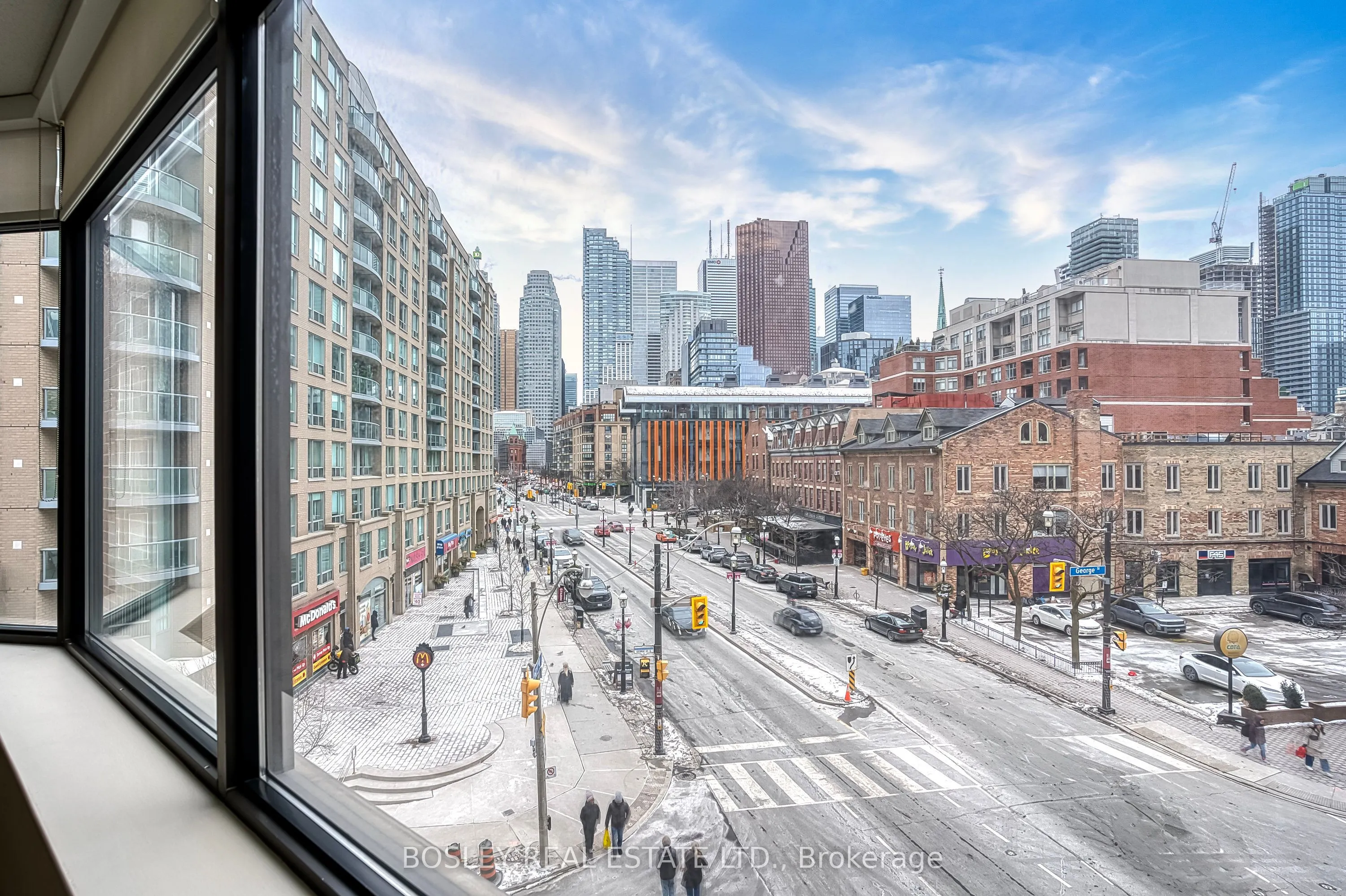 135 George Street S, #402