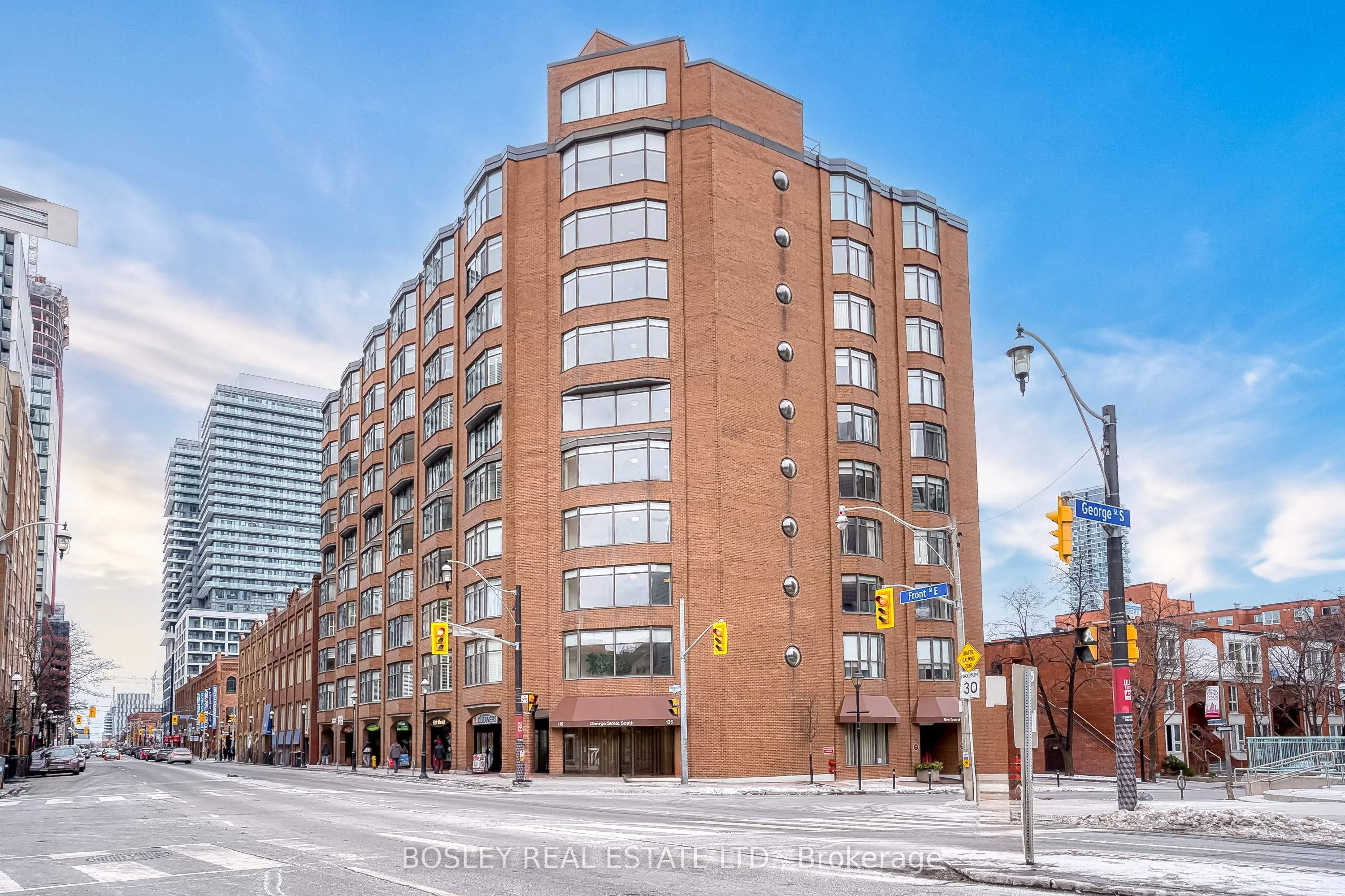 135 George Street S, #402