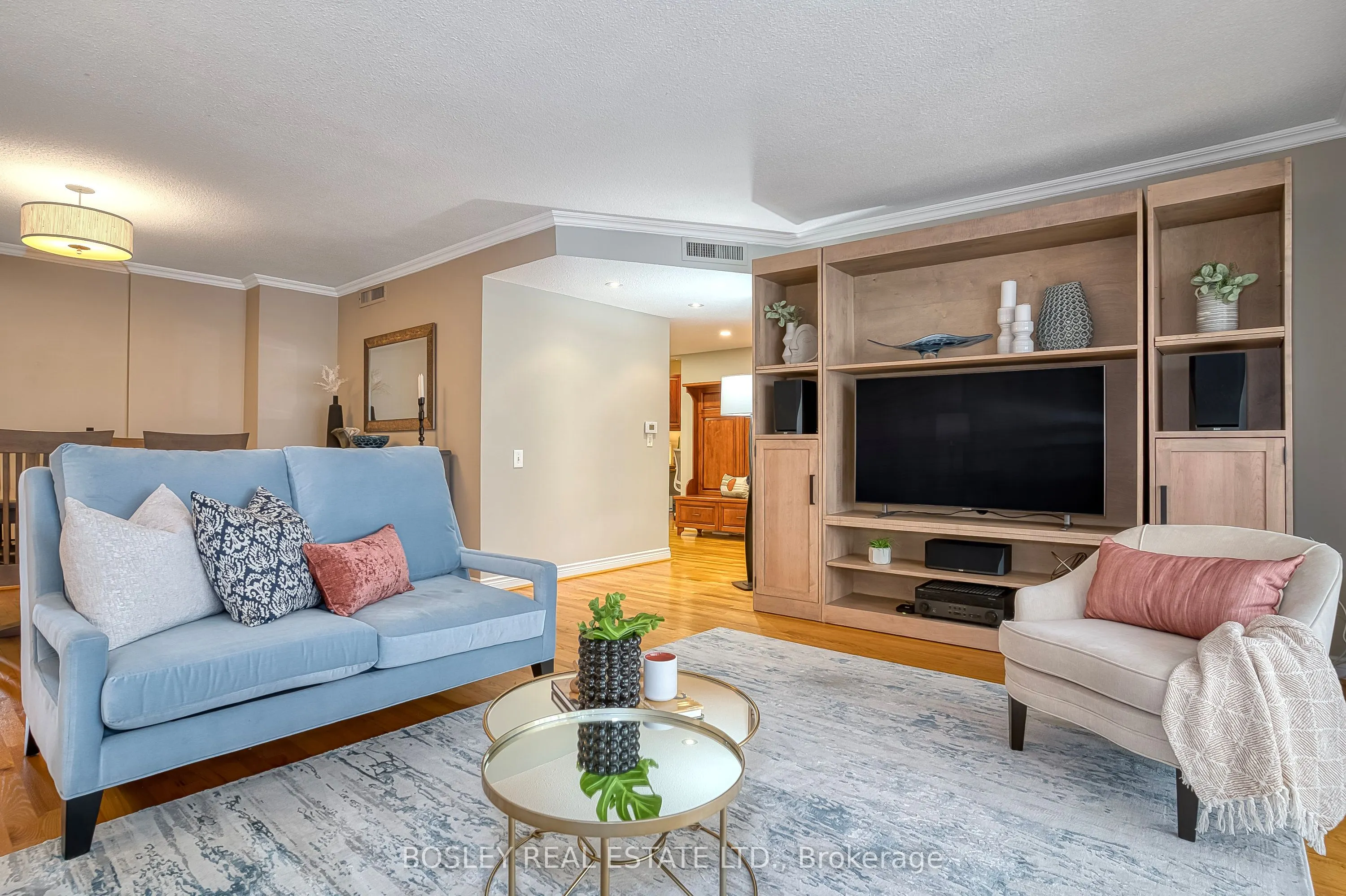 135 George Street S, #402
