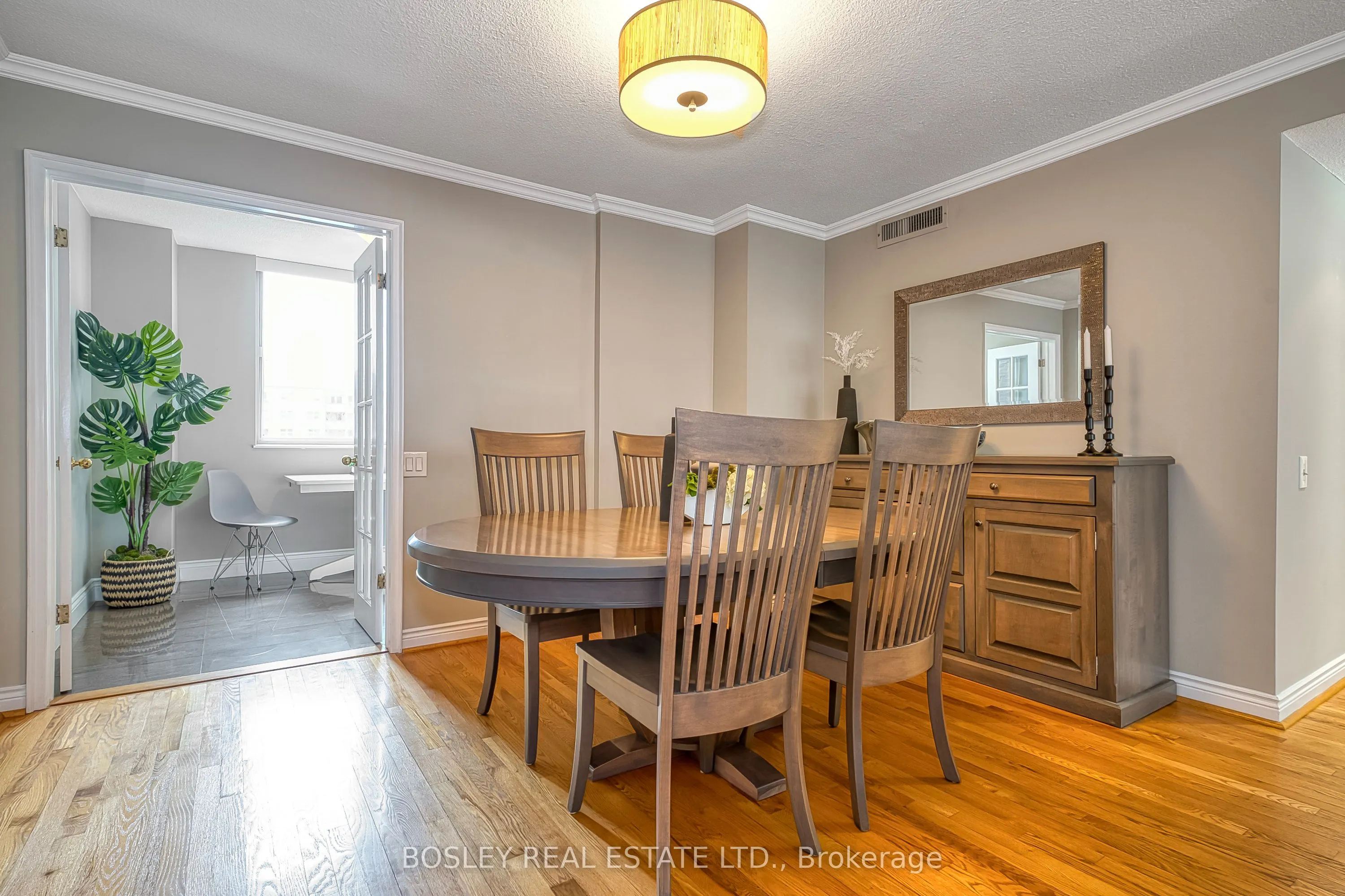 135 George Street S, #402