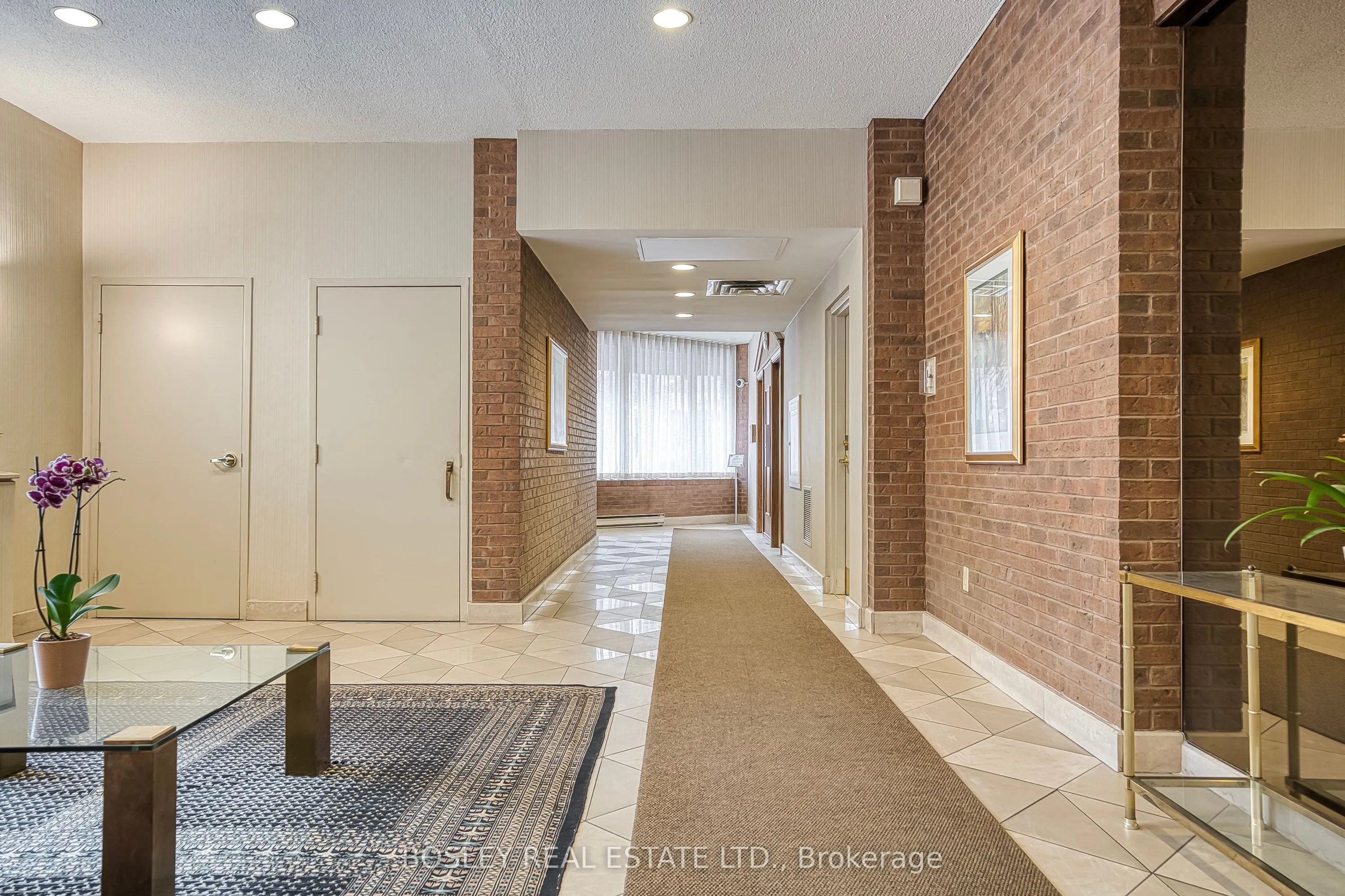 135 George Street S, #402