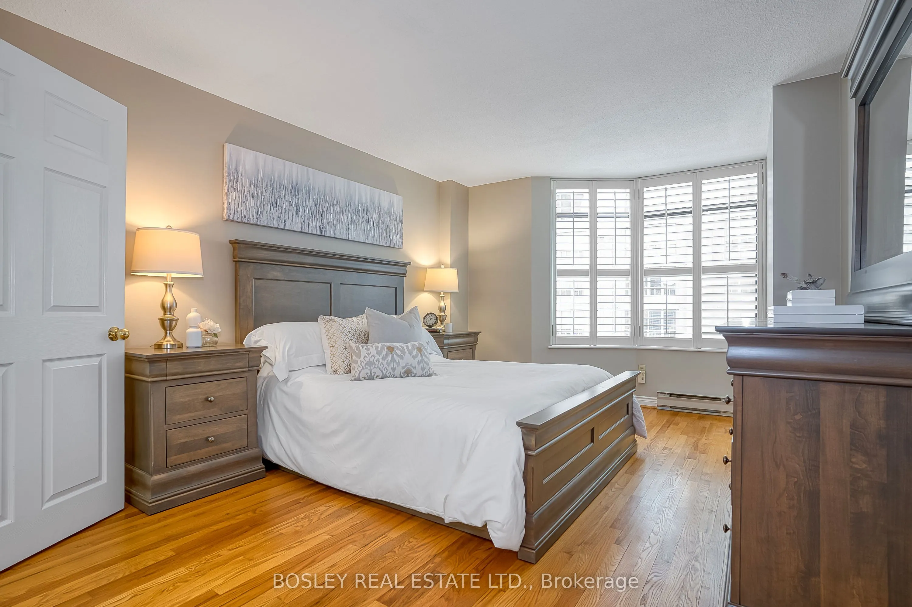 135 George Street S, #402