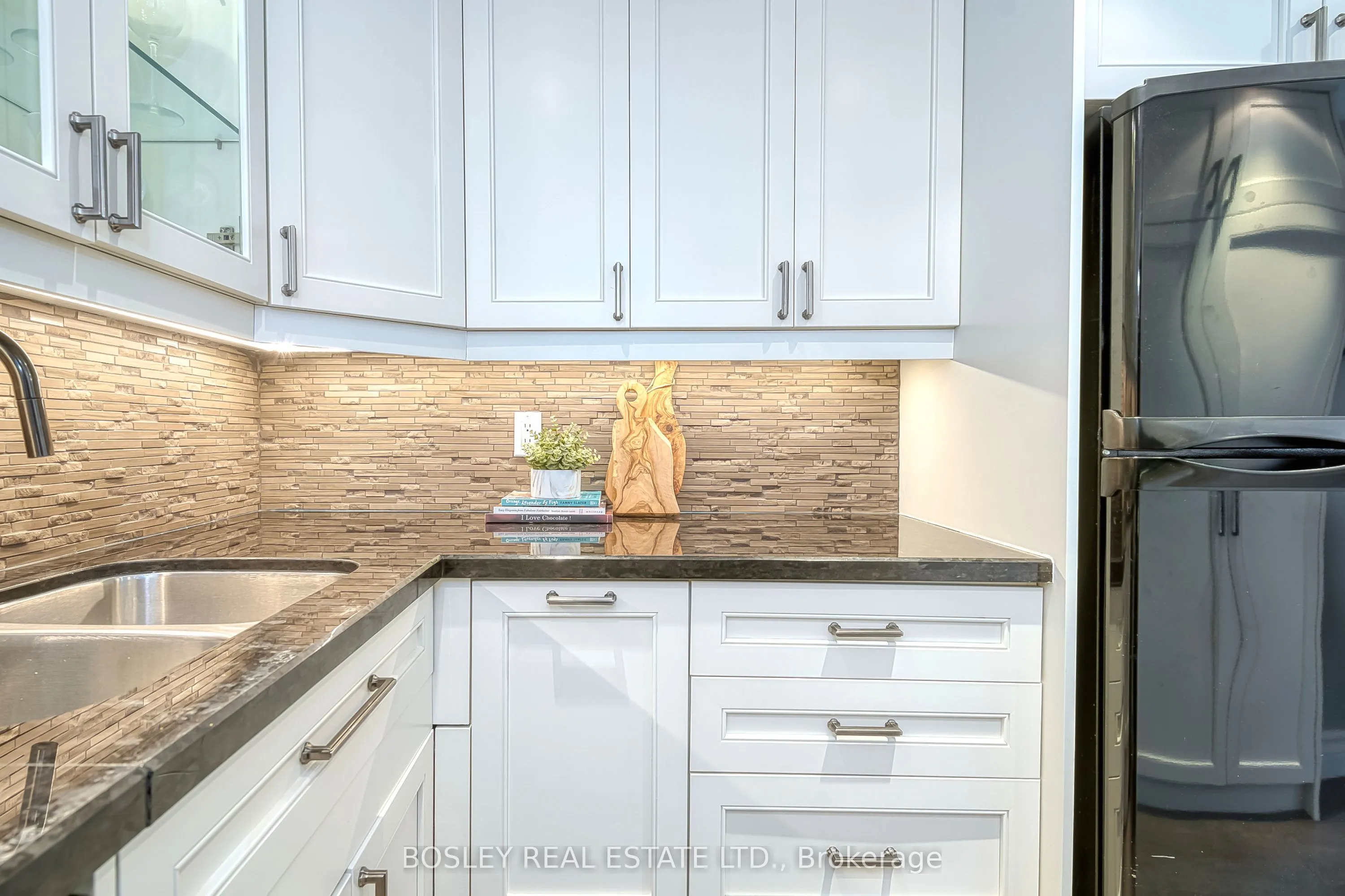 135 George Street S, #402