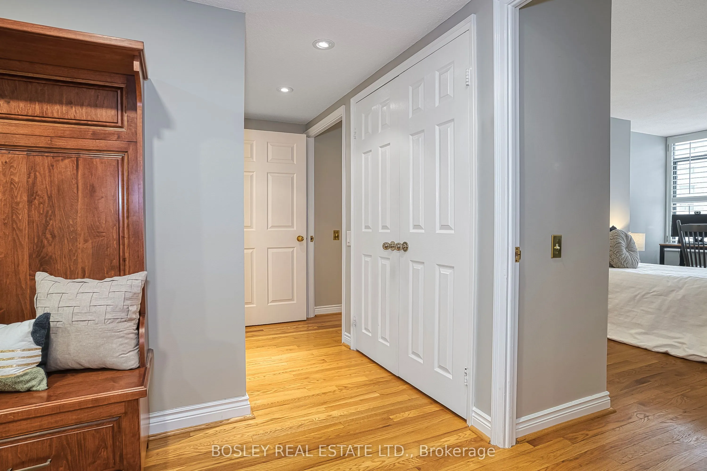 135 George Street S, #402
