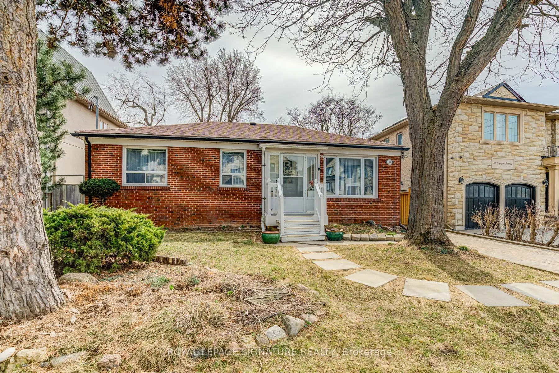 83 Nipigon Avenue