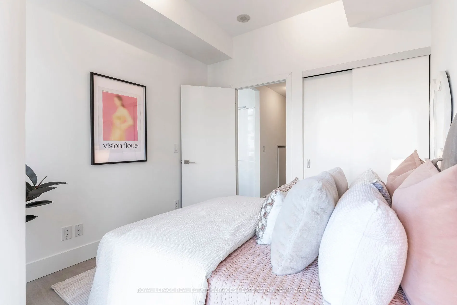 32 Davenport Road, #603