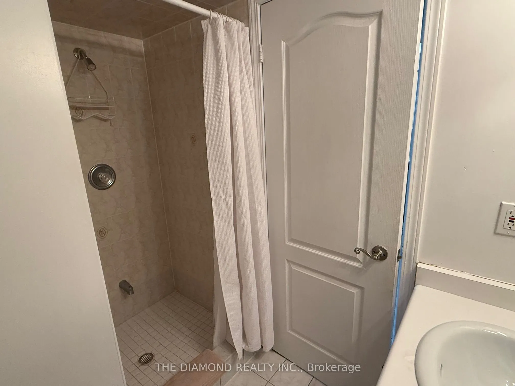398 Eglinton Avenue E, #707