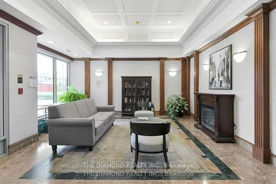 398 Eglinton Avenue E, #707