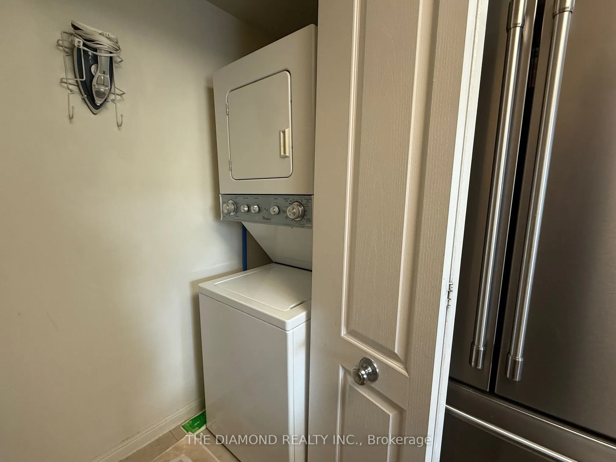 398 Eglinton Avenue E, #707