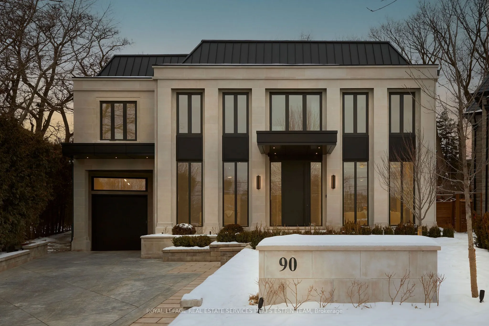 90 Arjay Crescent