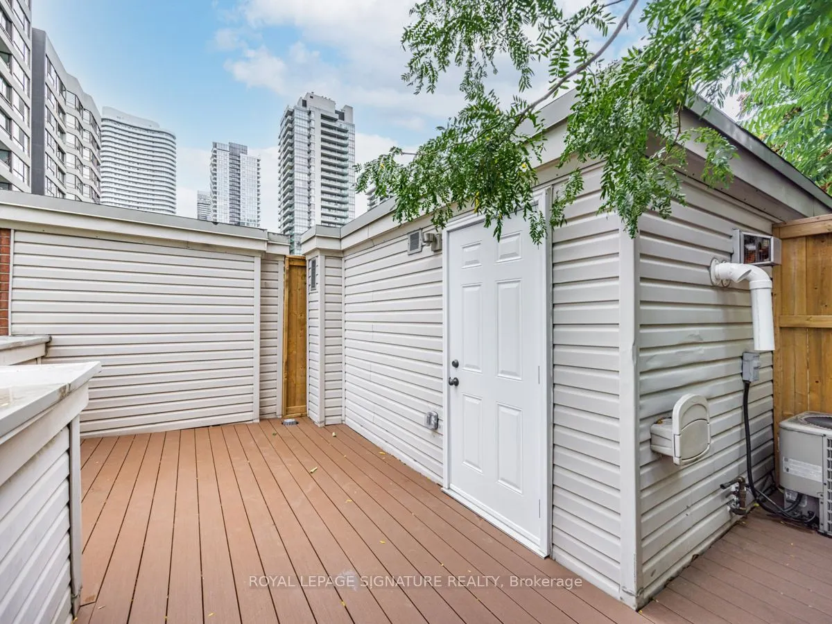 415 Jarvis Street, #401