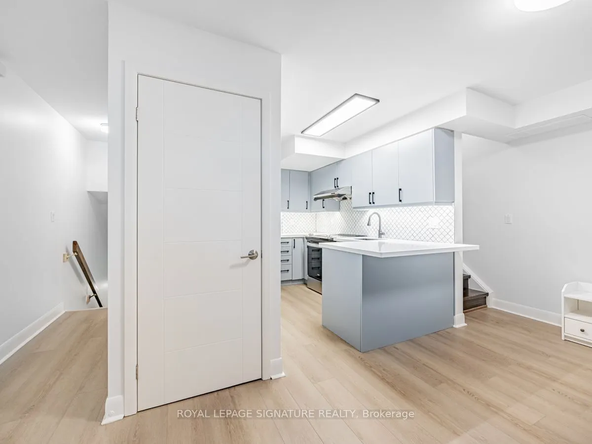 415 Jarvis Street, #401