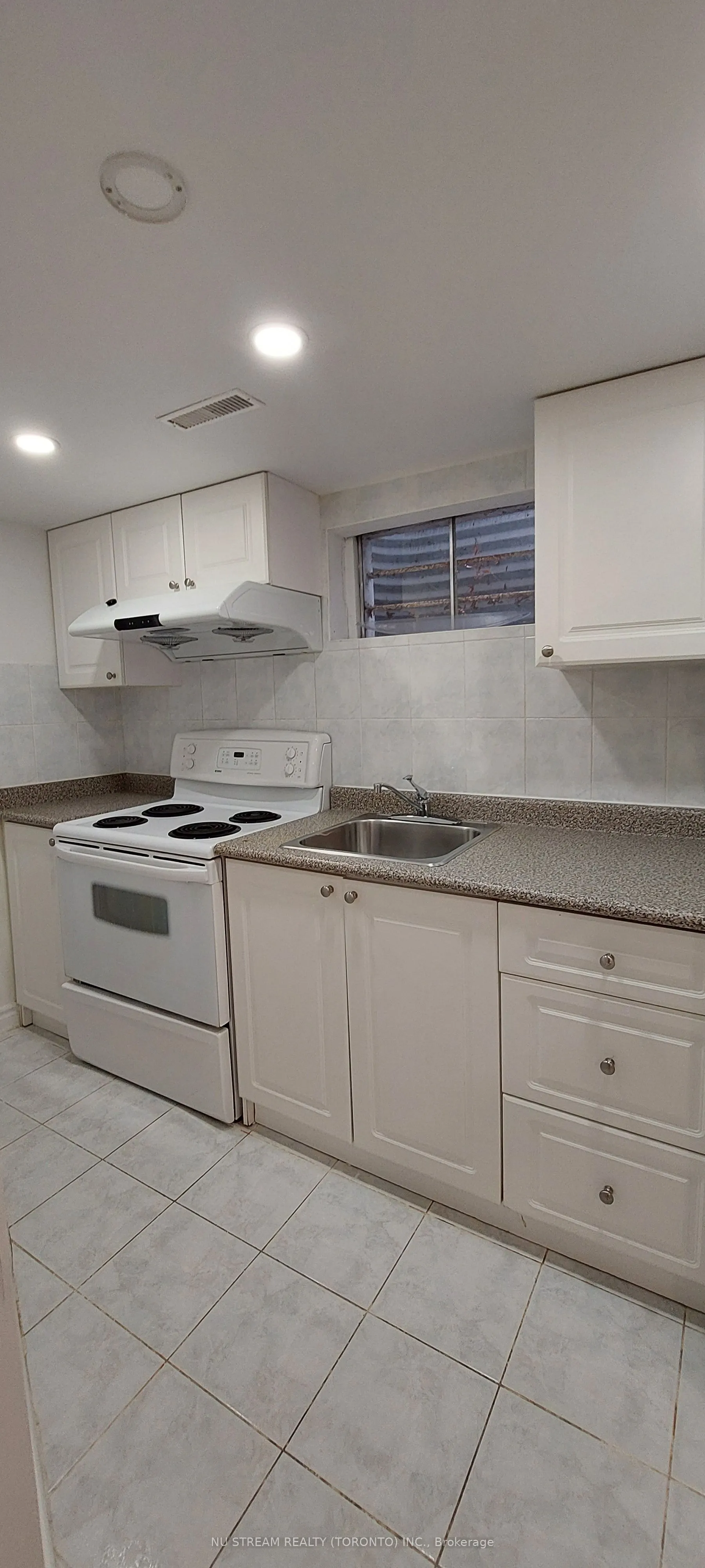 33 Kingslake Road, #Basement
