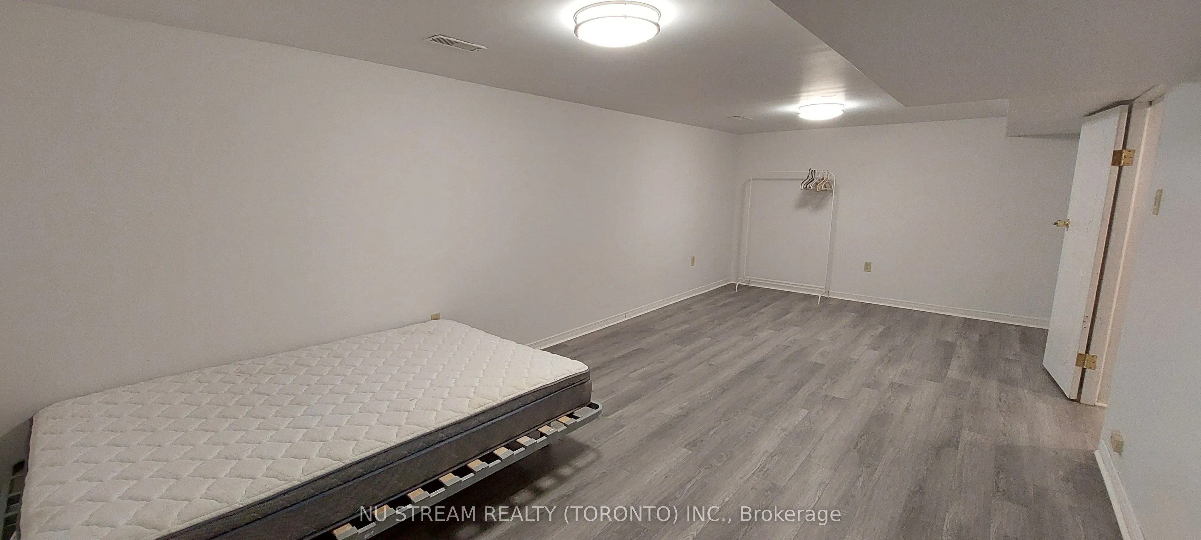 33 Kingslake Road, #Basement