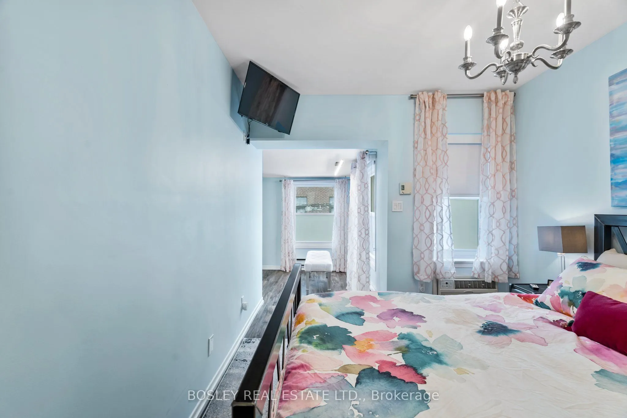 25 Hillsboro Avenue
