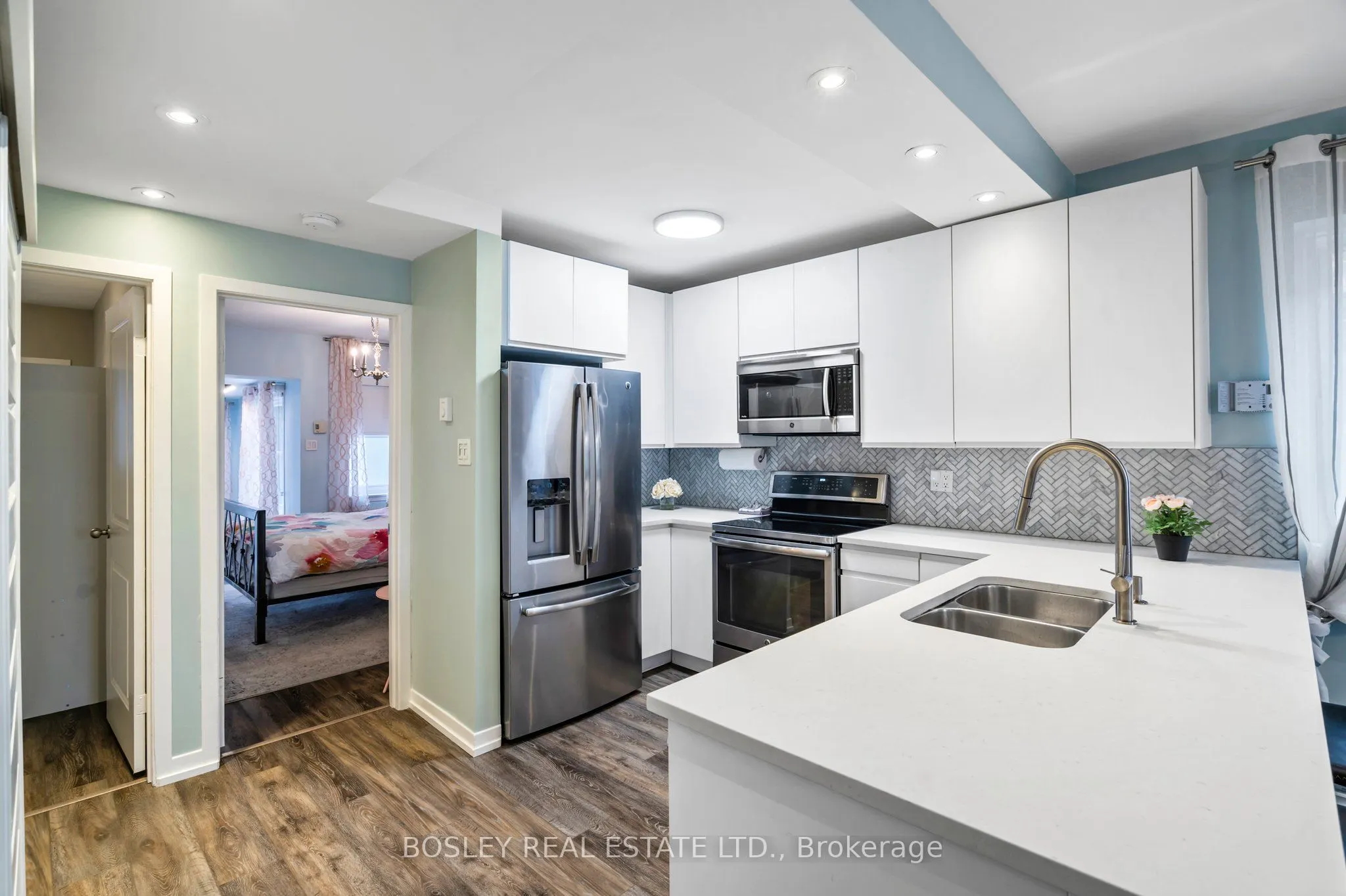 25 Hillsboro Avenue