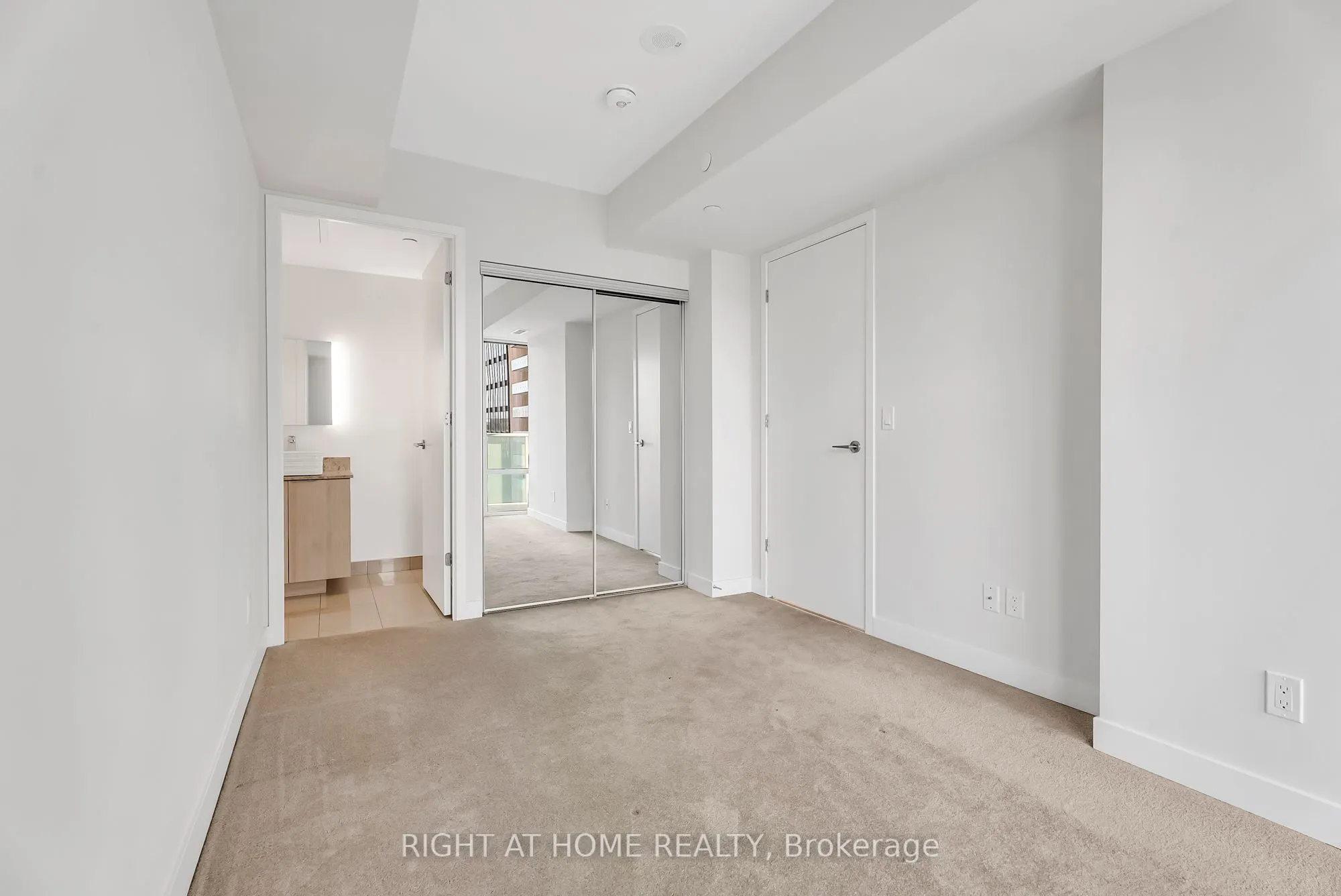 501 Yonge Street, #1212
