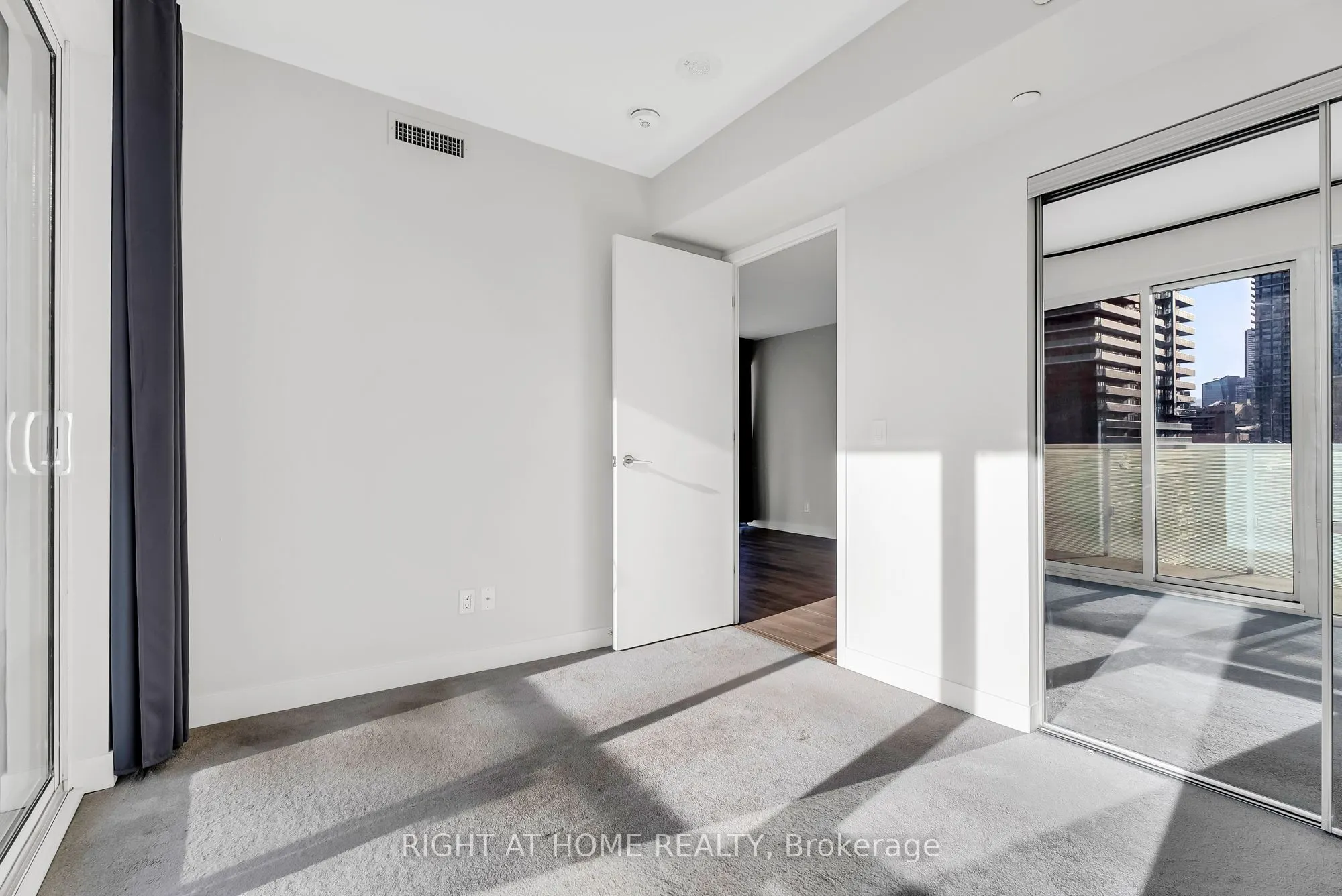 501 Yonge Street, #1212