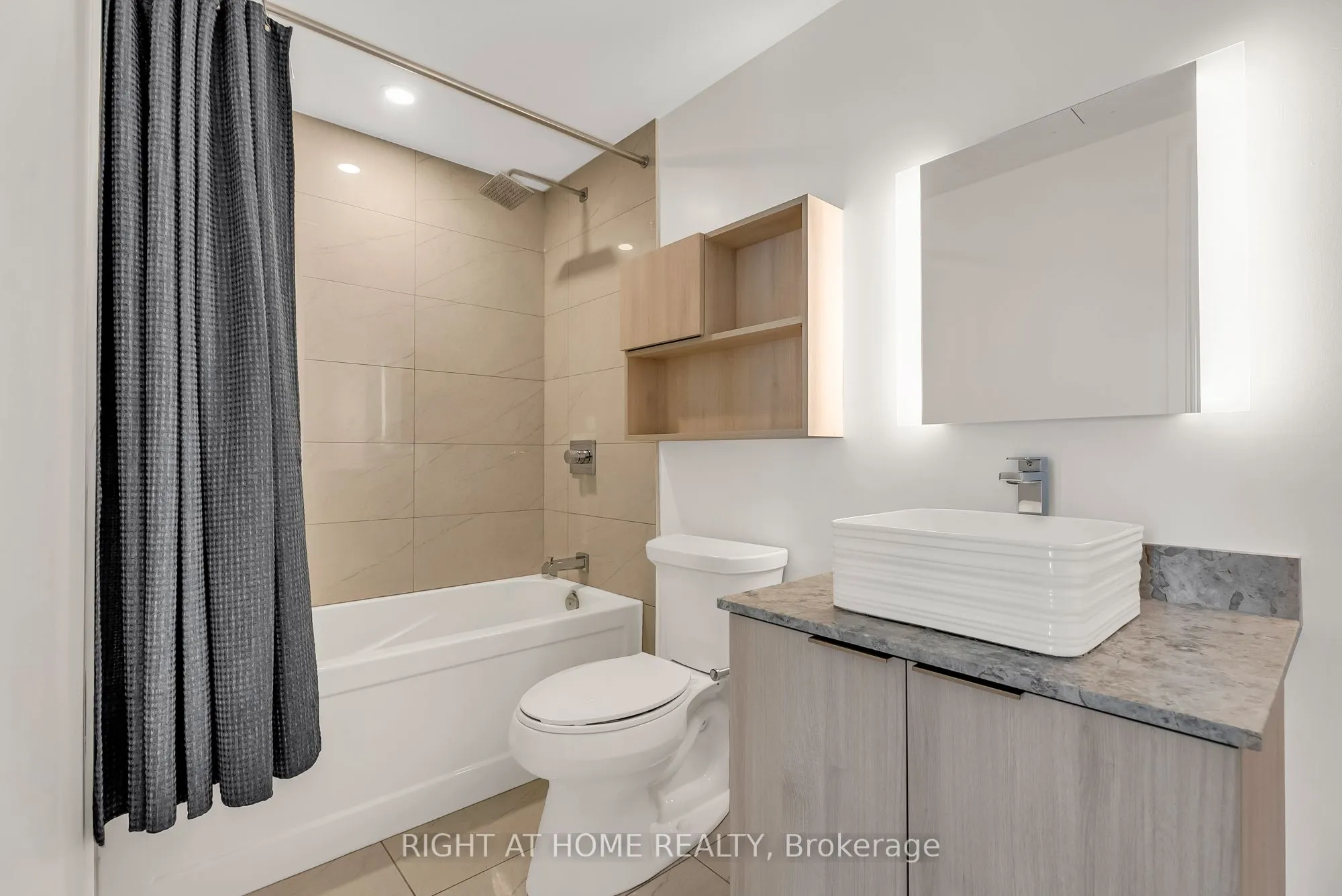 501 Yonge Street, #1212