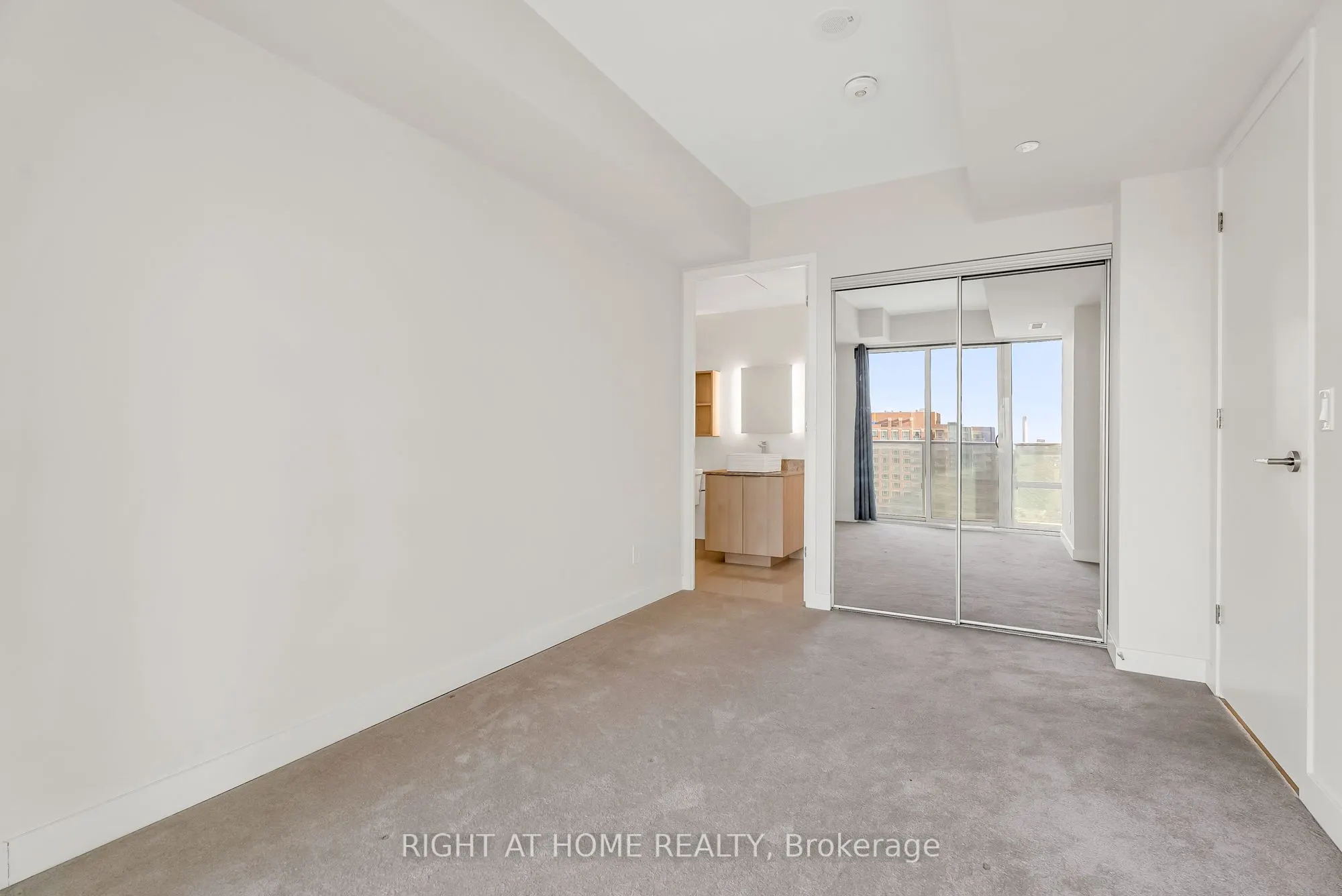 501 Yonge Street, #1212