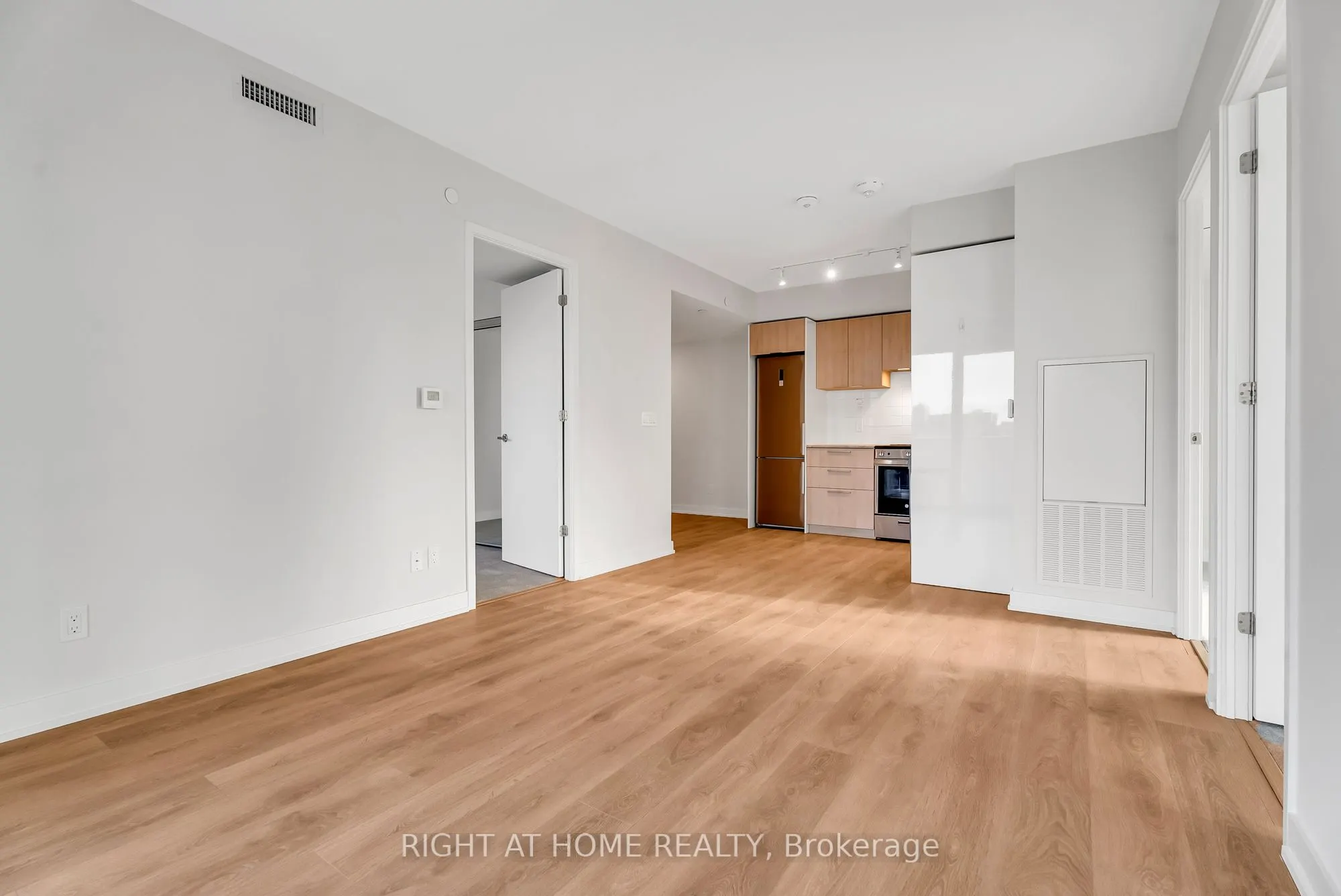 501 Yonge Street, #1212