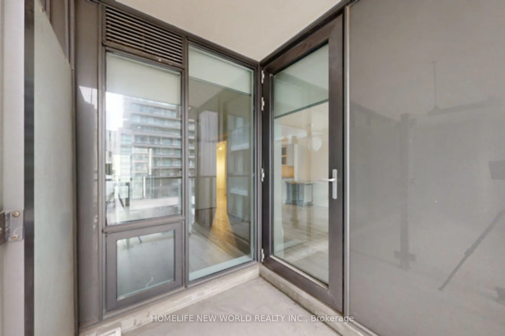 111 Elizabeth Street, #752