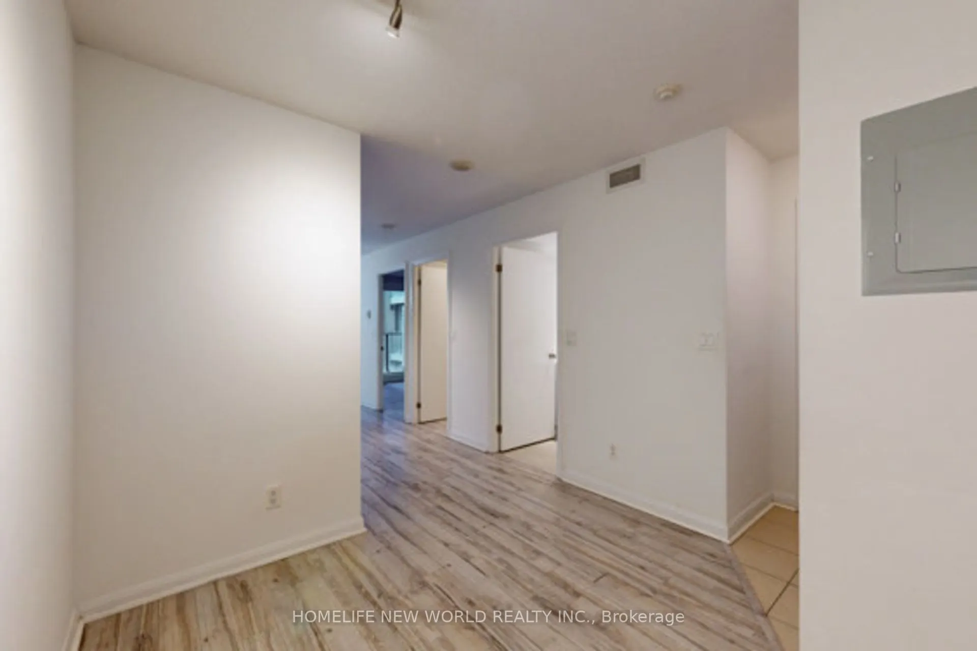 111 Elizabeth Street, #752