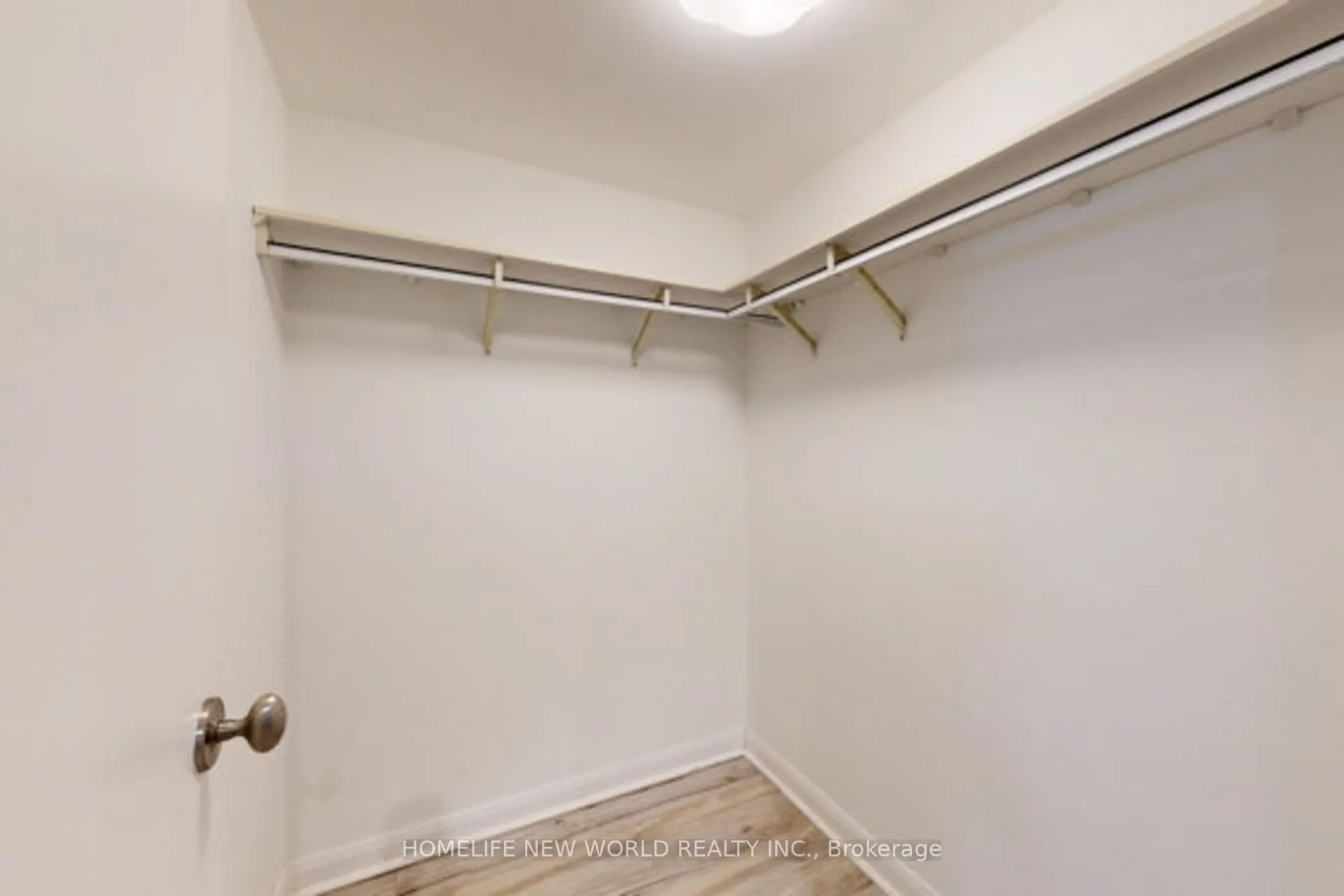 111 Elizabeth Street, #752