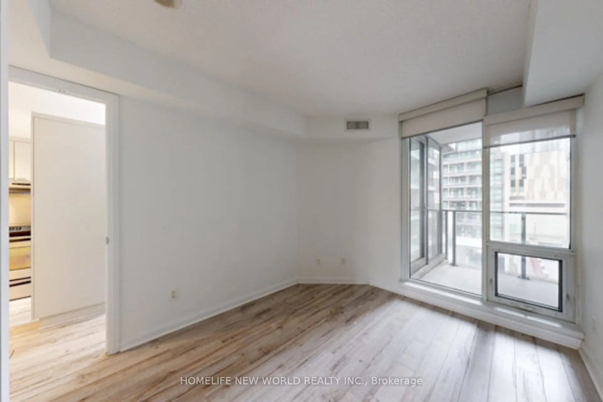 111 Elizabeth Street, #752