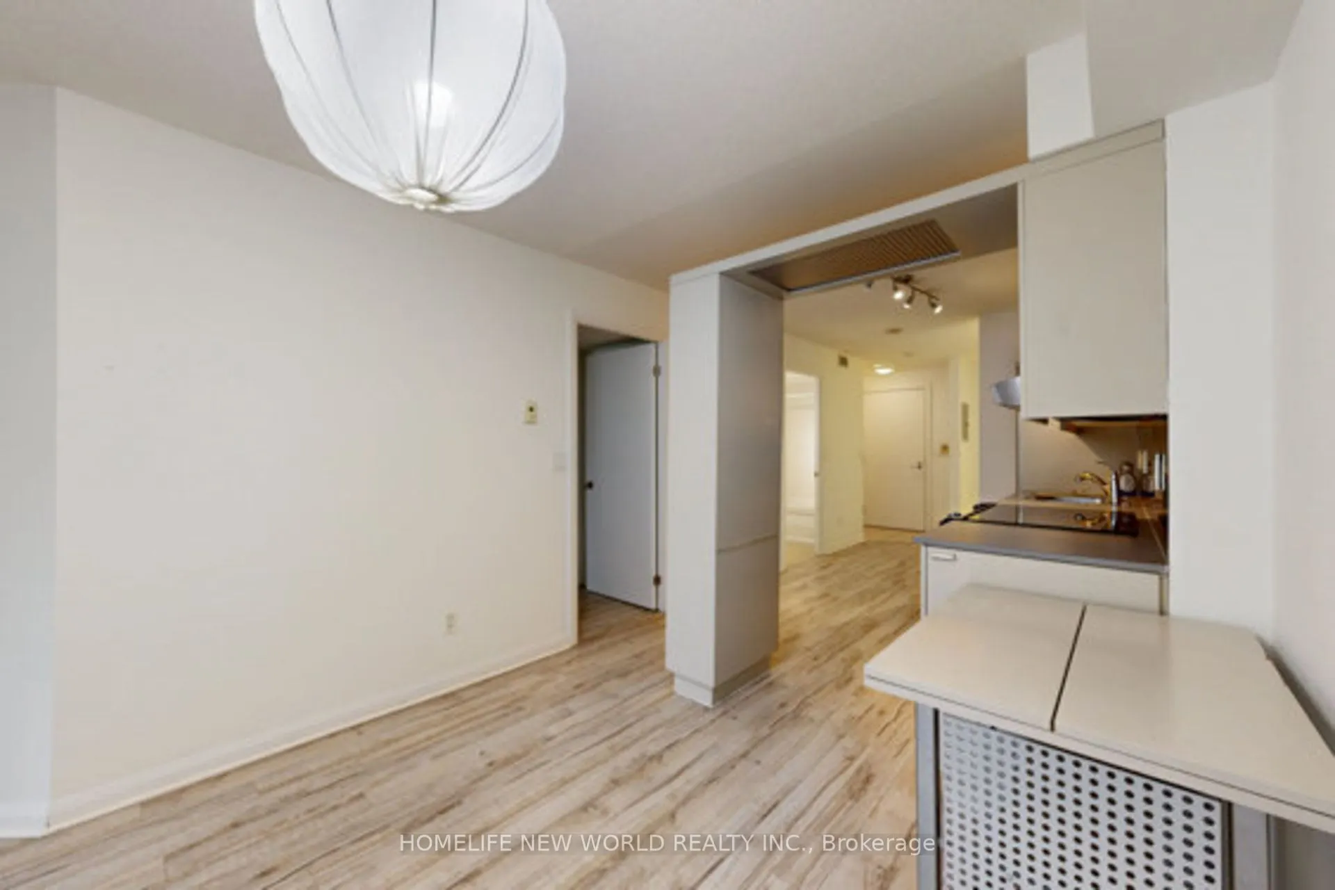111 Elizabeth Street, #752