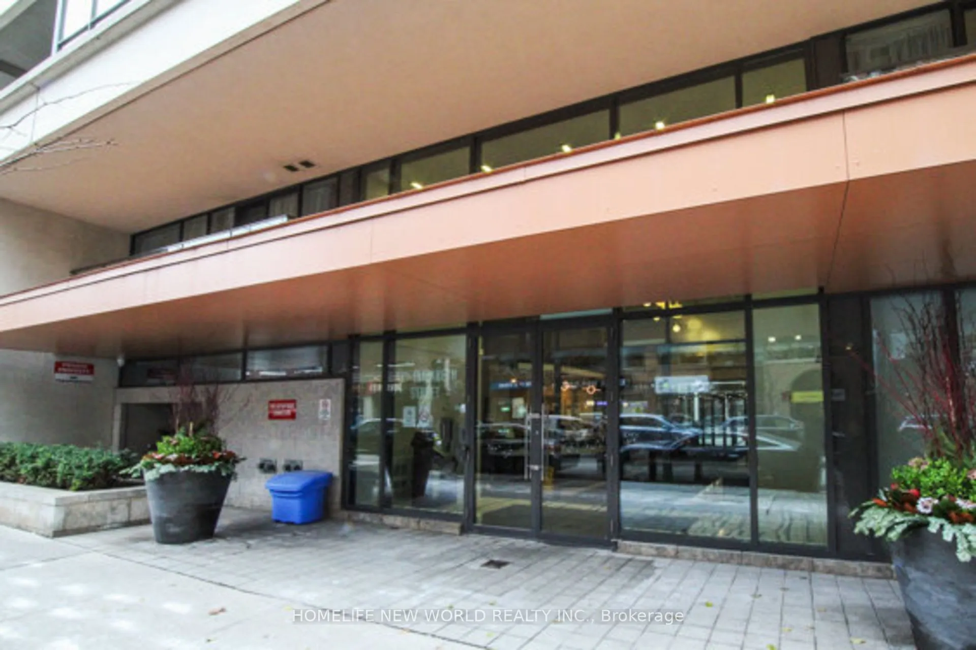111 Elizabeth Street, #752