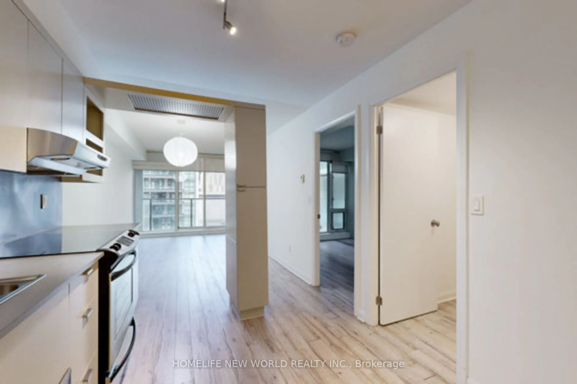 111 Elizabeth Street, #752