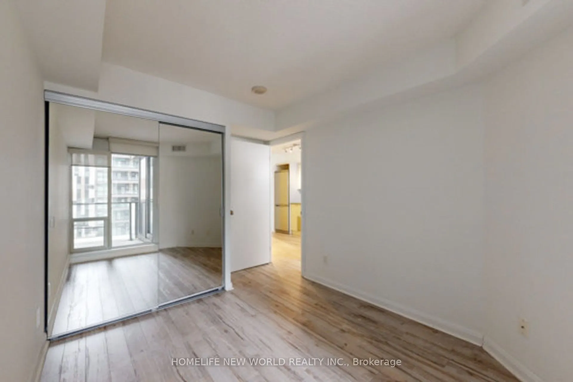 111 Elizabeth Street, #752