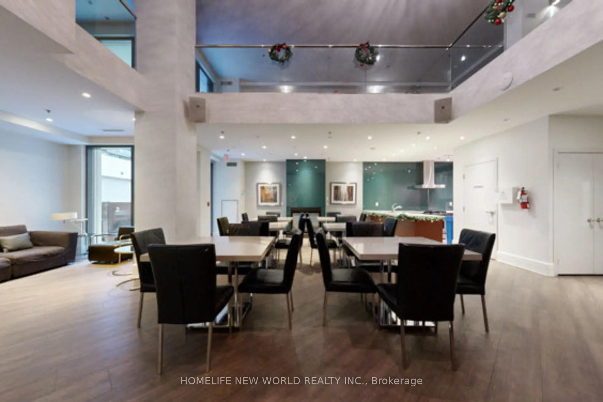 111 Elizabeth Street, #752