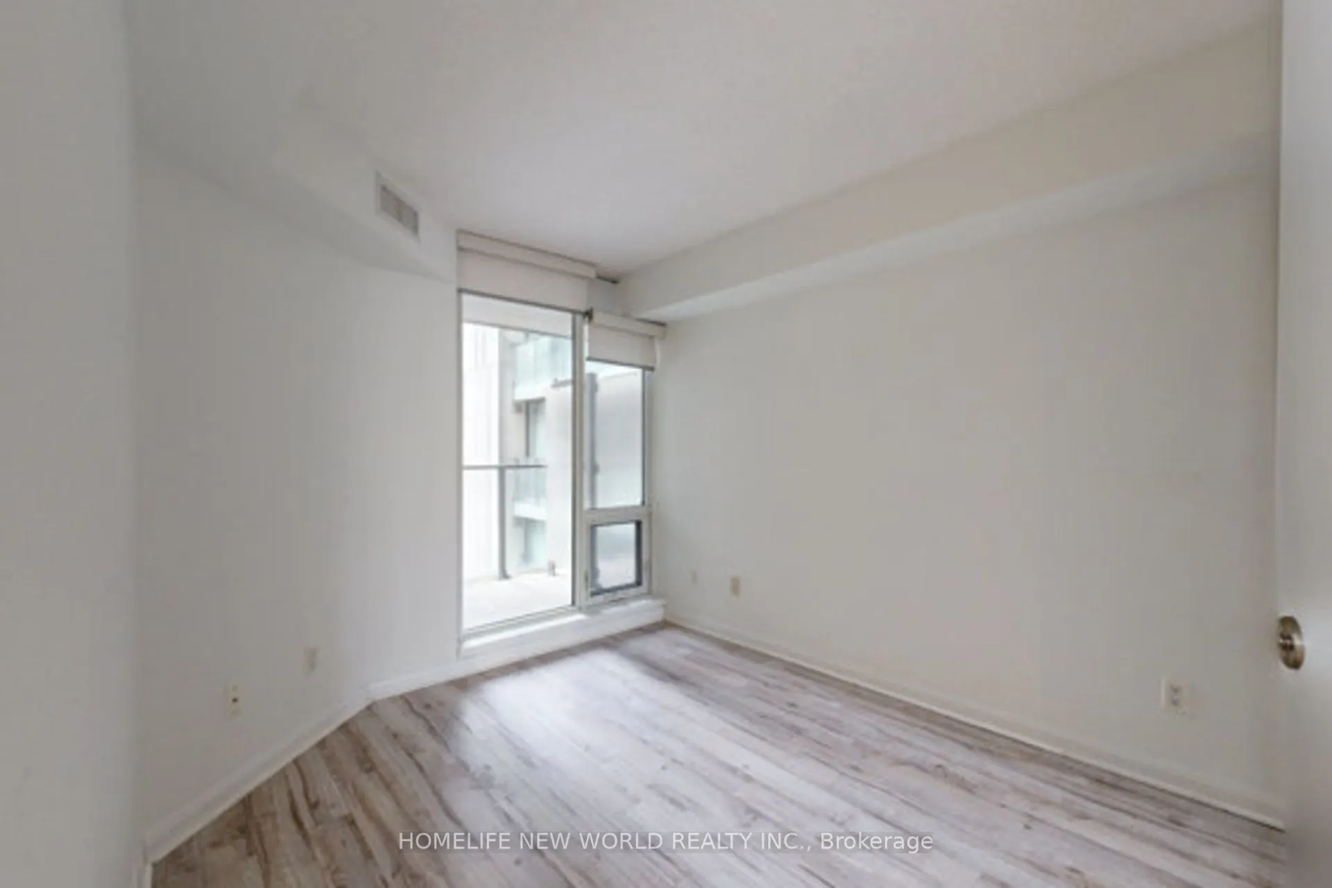 111 Elizabeth Street, #752
