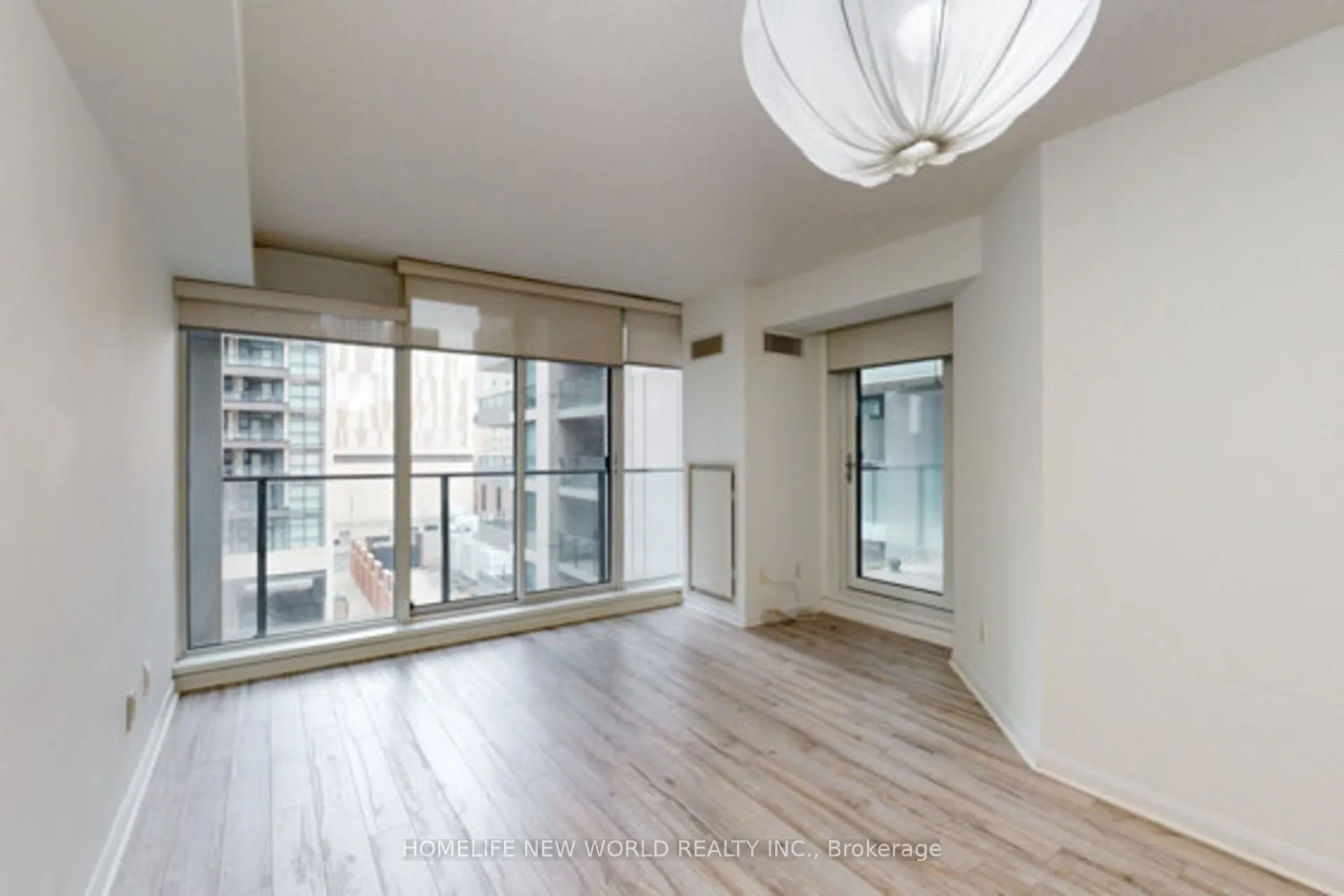 111 Elizabeth Street, #752