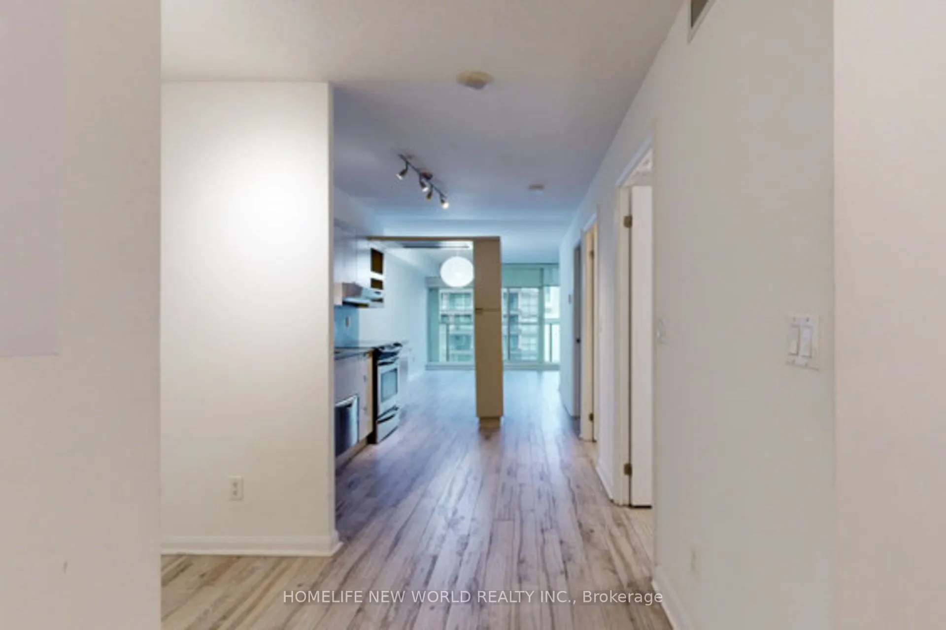 111 Elizabeth Street, #752