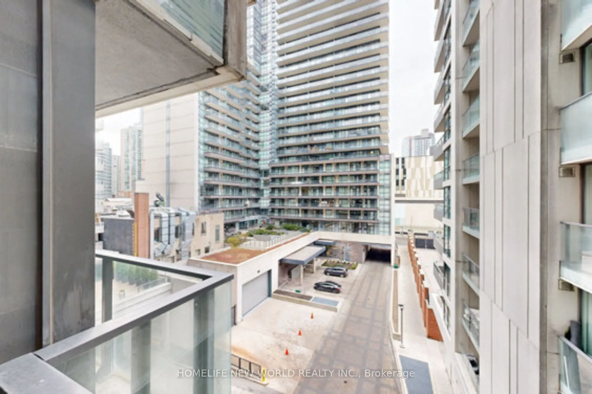 111 Elizabeth Street, #752