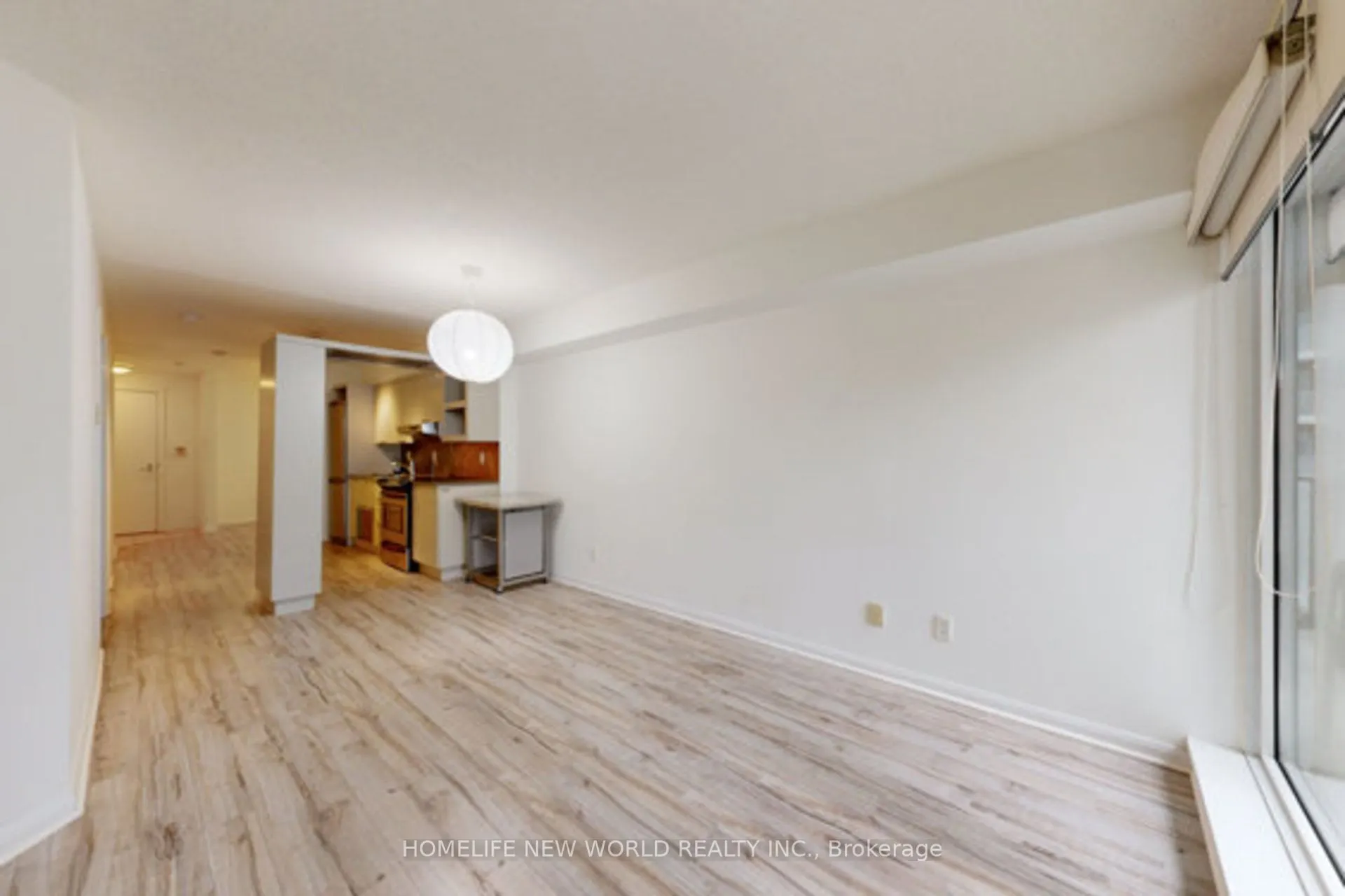 111 Elizabeth Street, #752