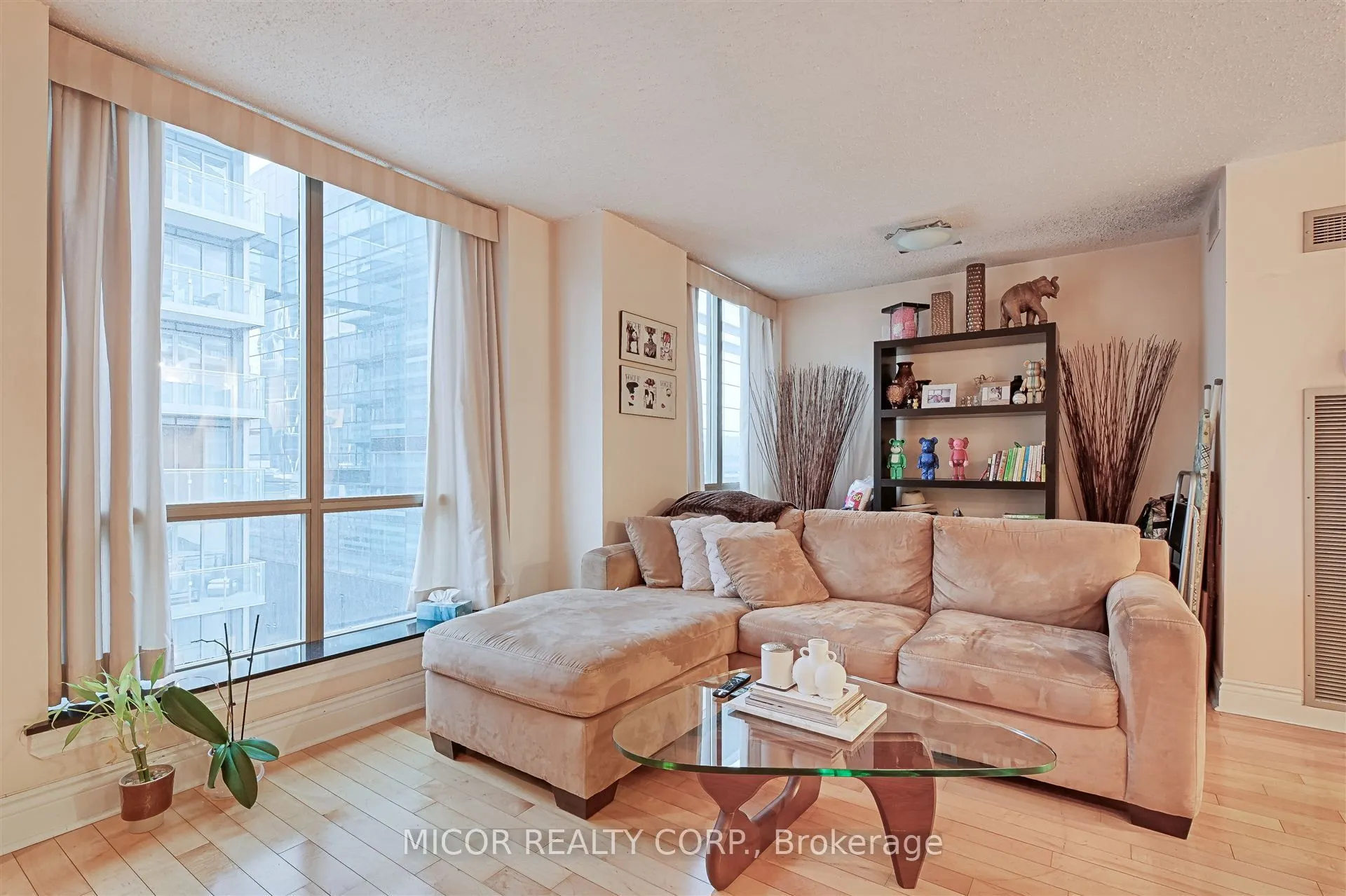 40 Scollard Street, #601