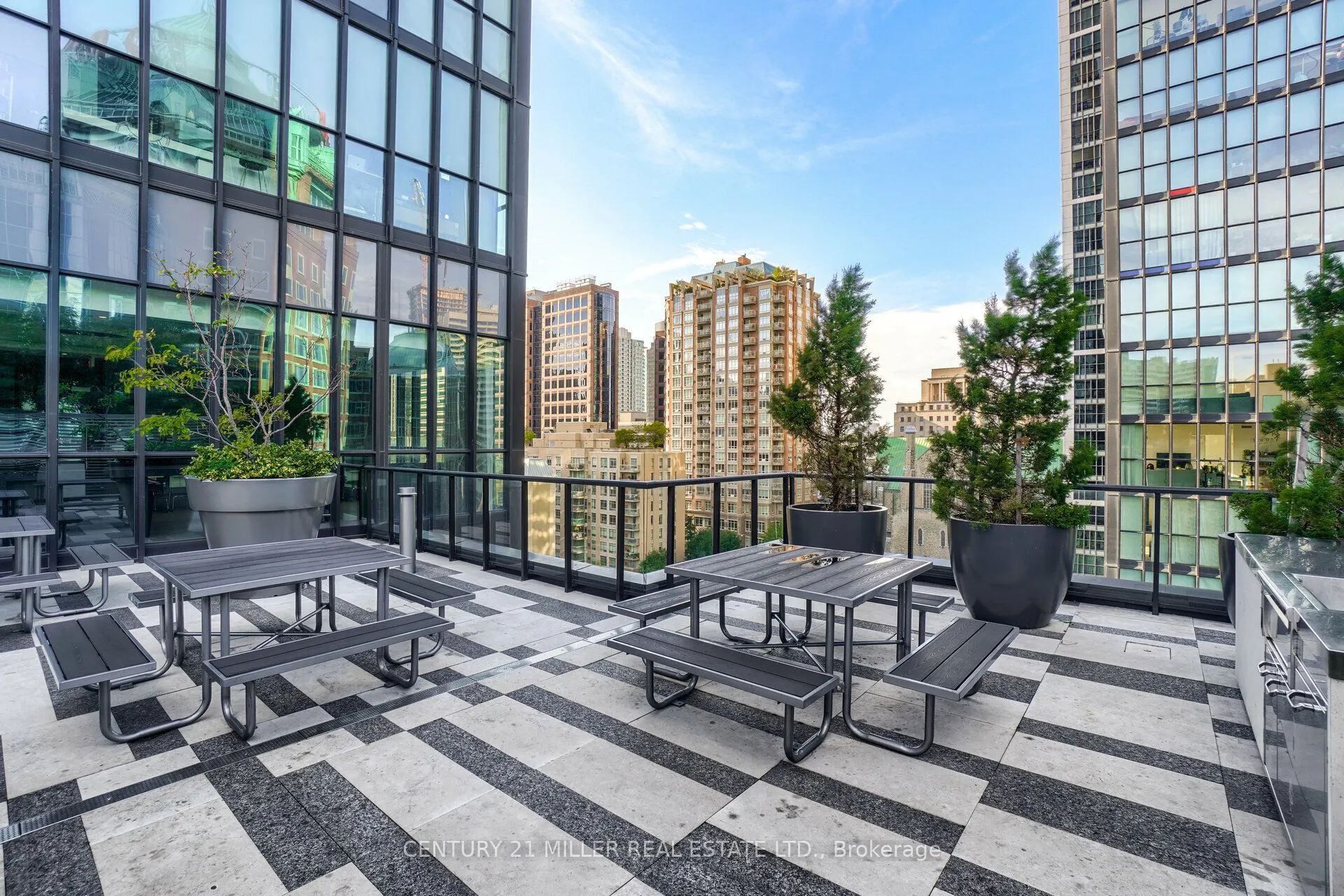 101 Charles Street E #1001