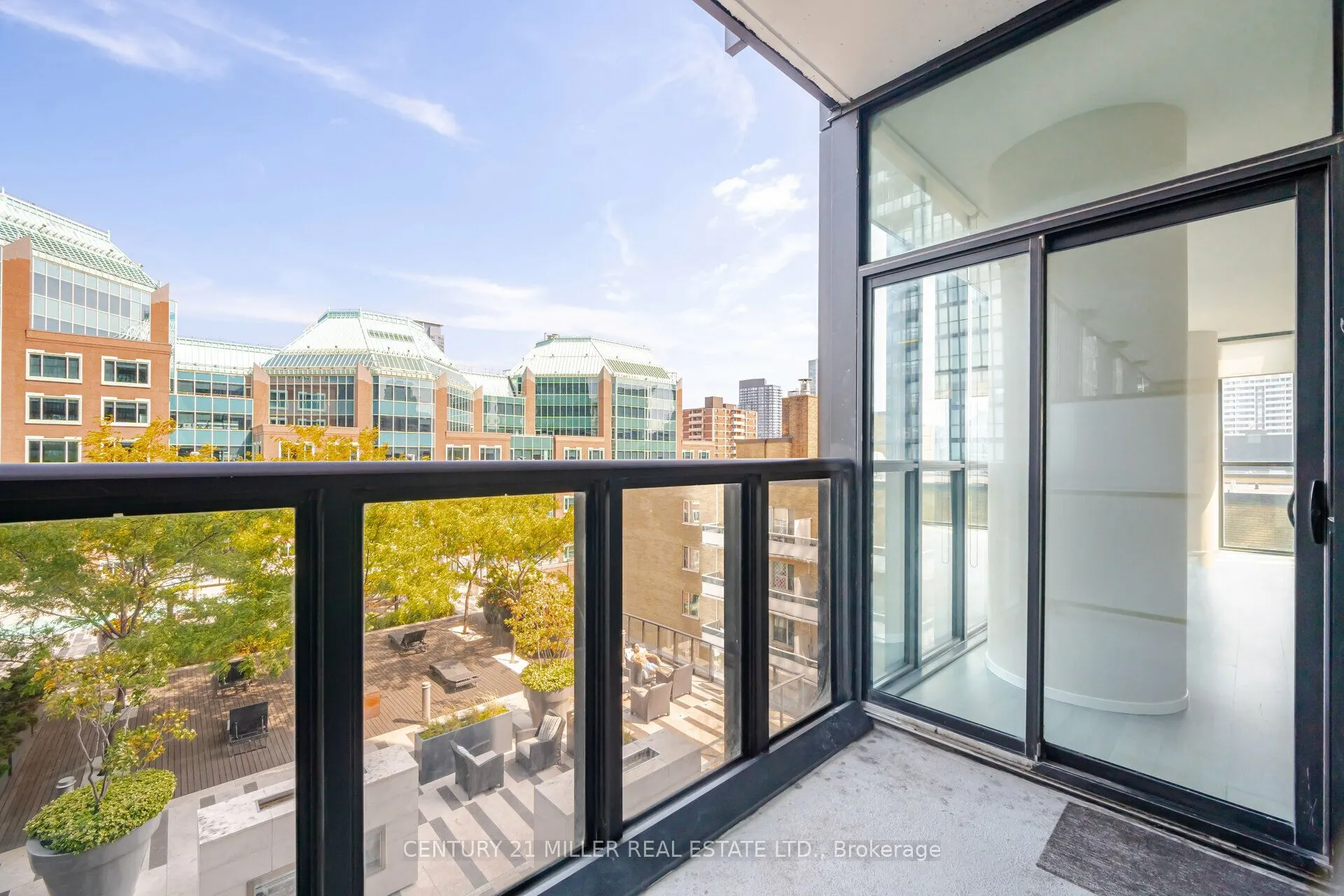 101 Charles Street E #1001