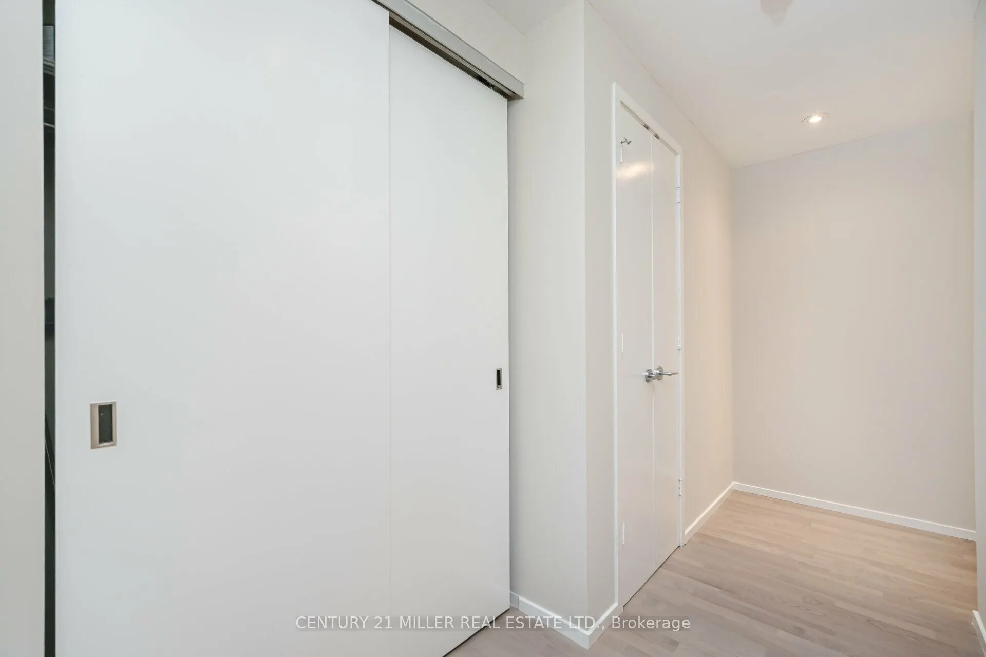 101 Charles Street E #1001